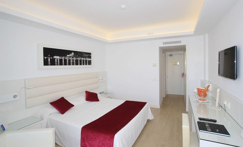 Argos Ibiza Talamanca (Ibiza)