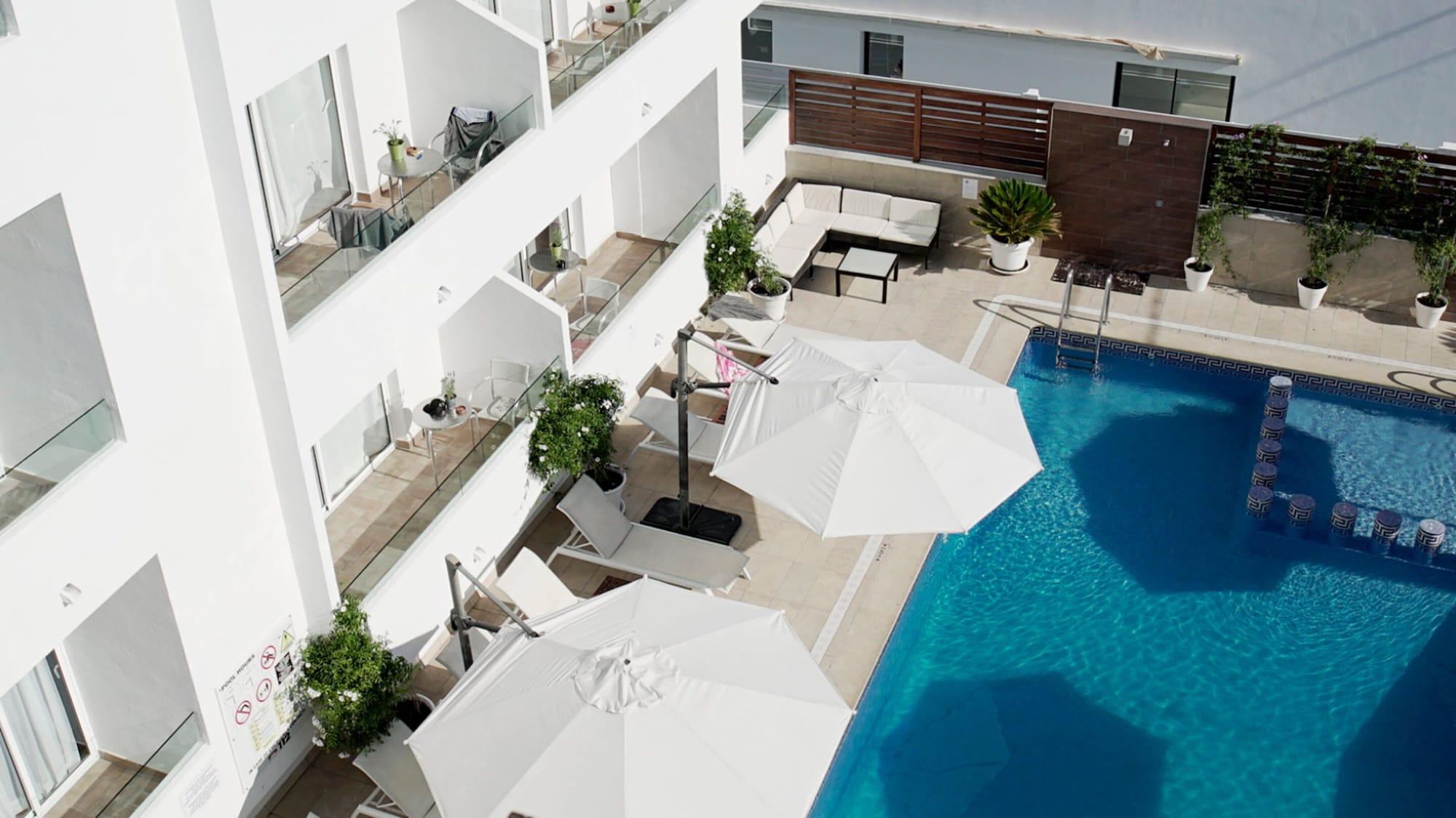 Fleming 50 Apartment