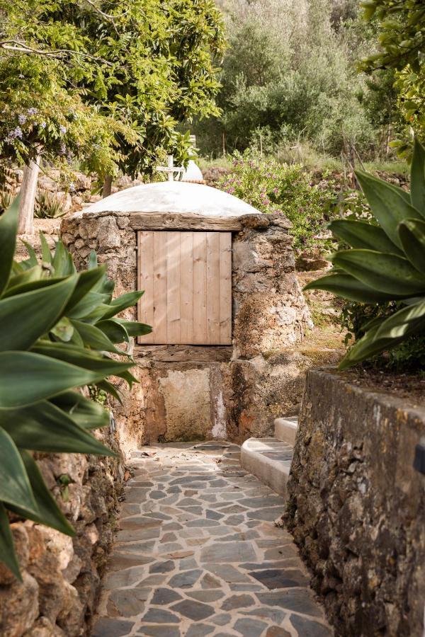 Rotes Con Jardin Y Barbacoa