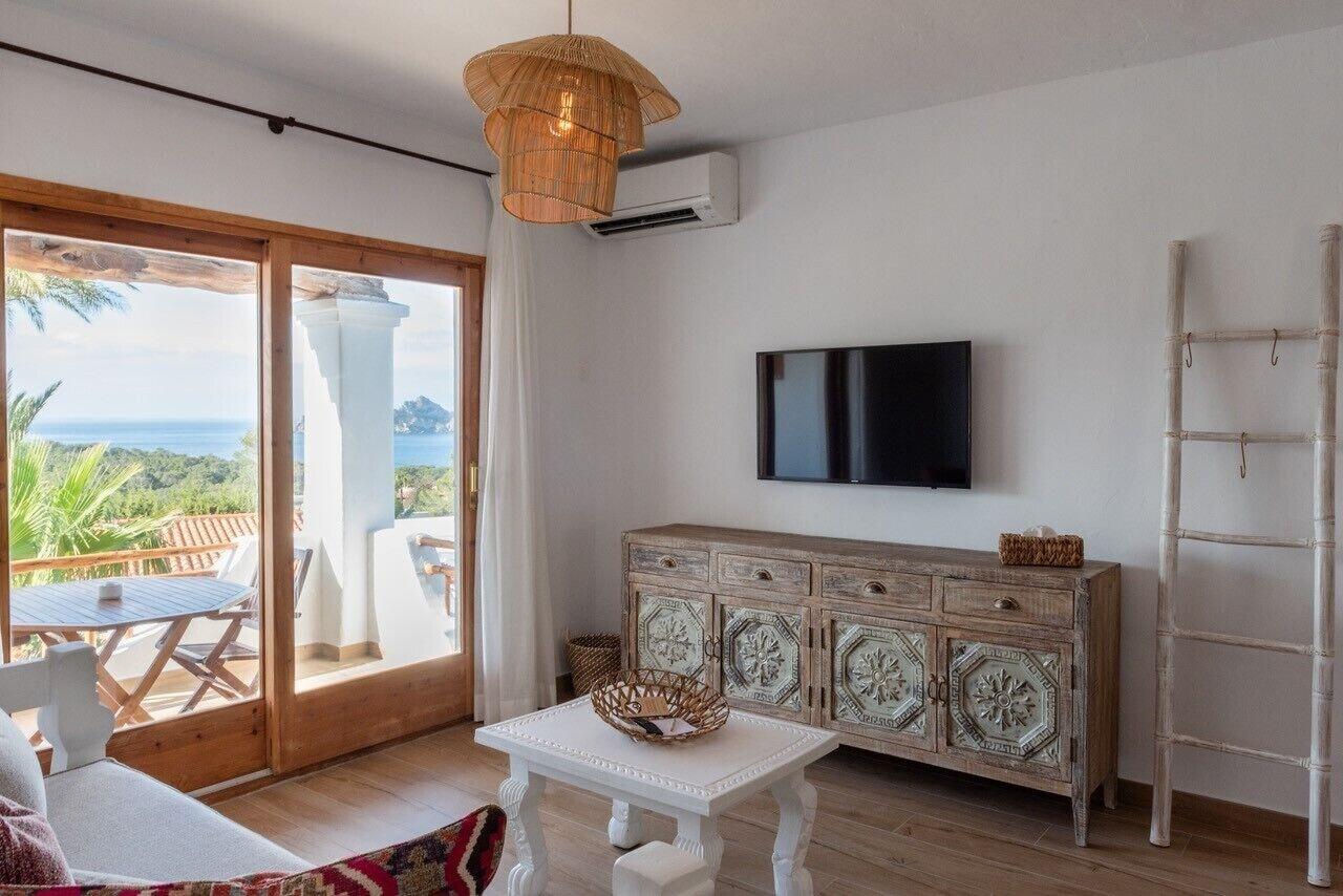 Petunia Ibiza (adults Only)