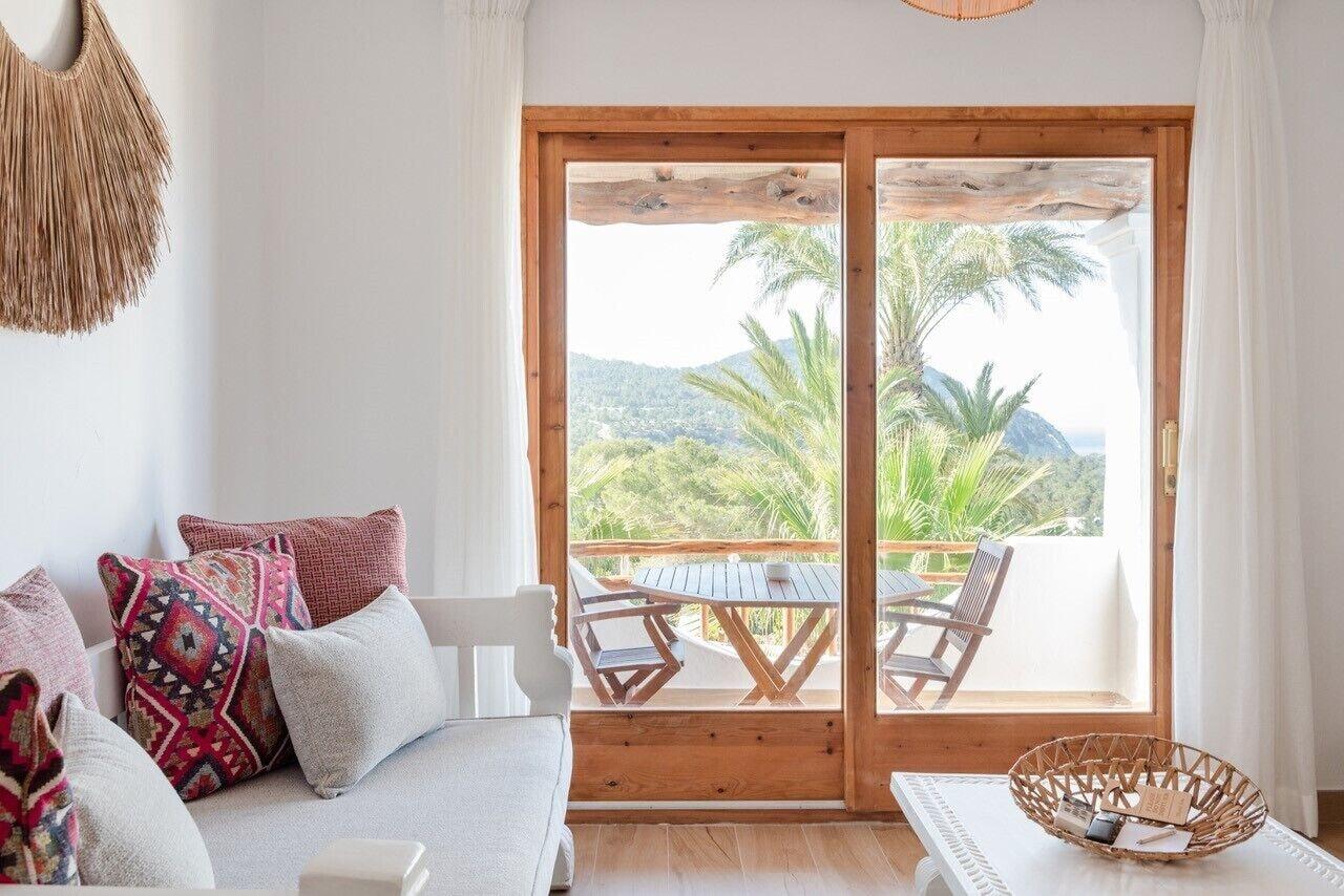 Petunia Ibiza (adults Only)