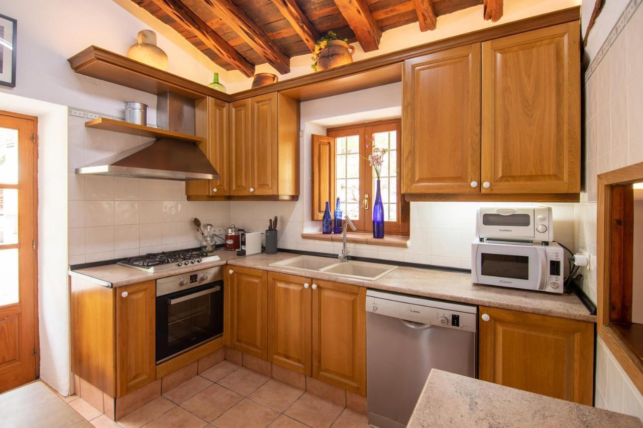 Vakantiehuis Rotes Con Jardin Y Barbacoa