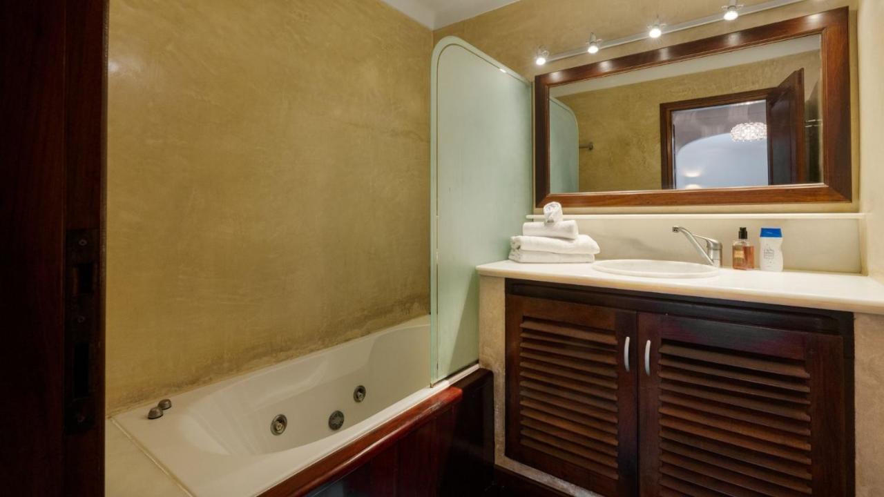 Villa Magnificent Marama In The Midst Of Ibiza's Countryside