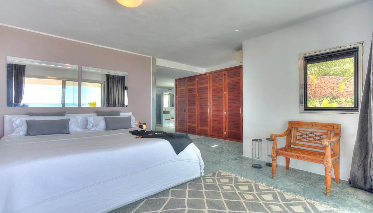 Stunning Luxury Villa With Panoramic Views To The Sea, Dalt Vila And Formentera