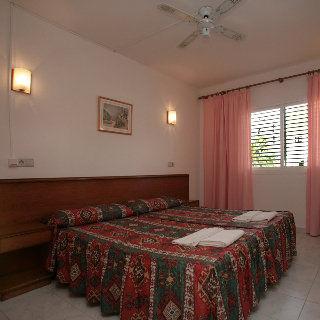 Hotel Oasis Sa Tanca Cala Llonga (Ibiza)