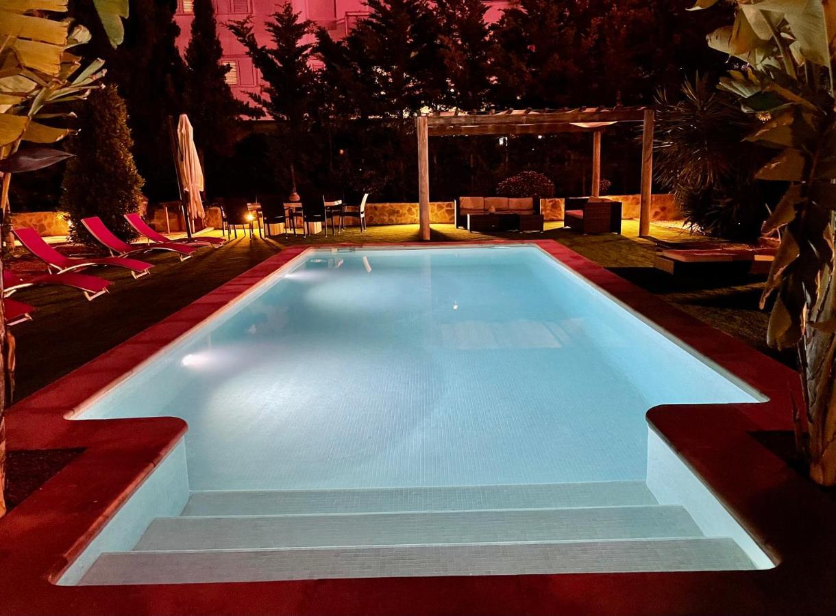 Mossenyer Villa San Antonio (Ibiza)