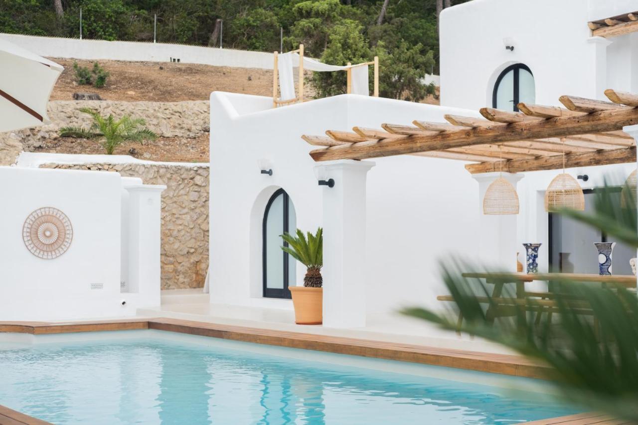 Villa Oasis Complex *