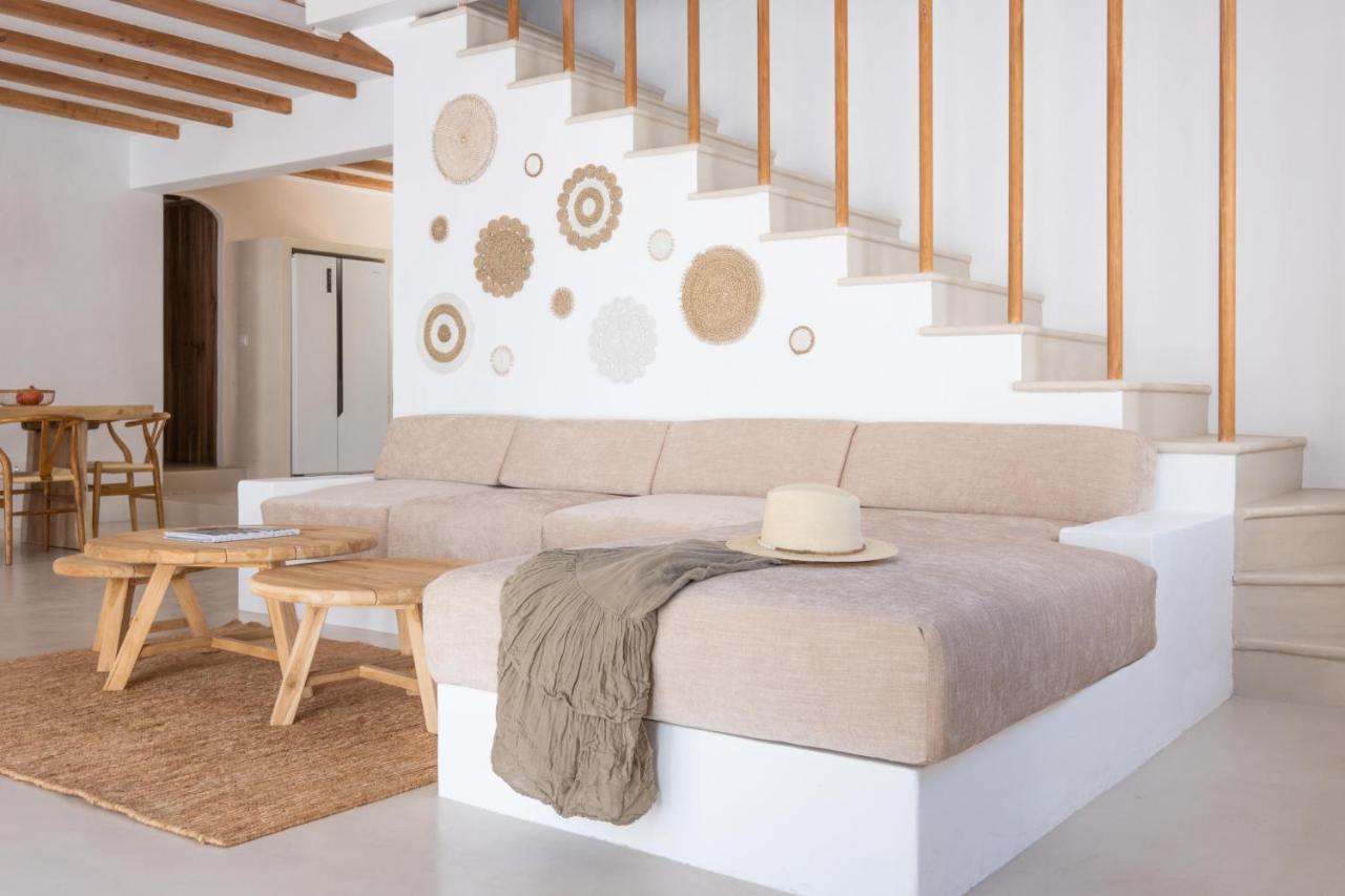 Oasis Complex * Cala Llonga (Ibiza)