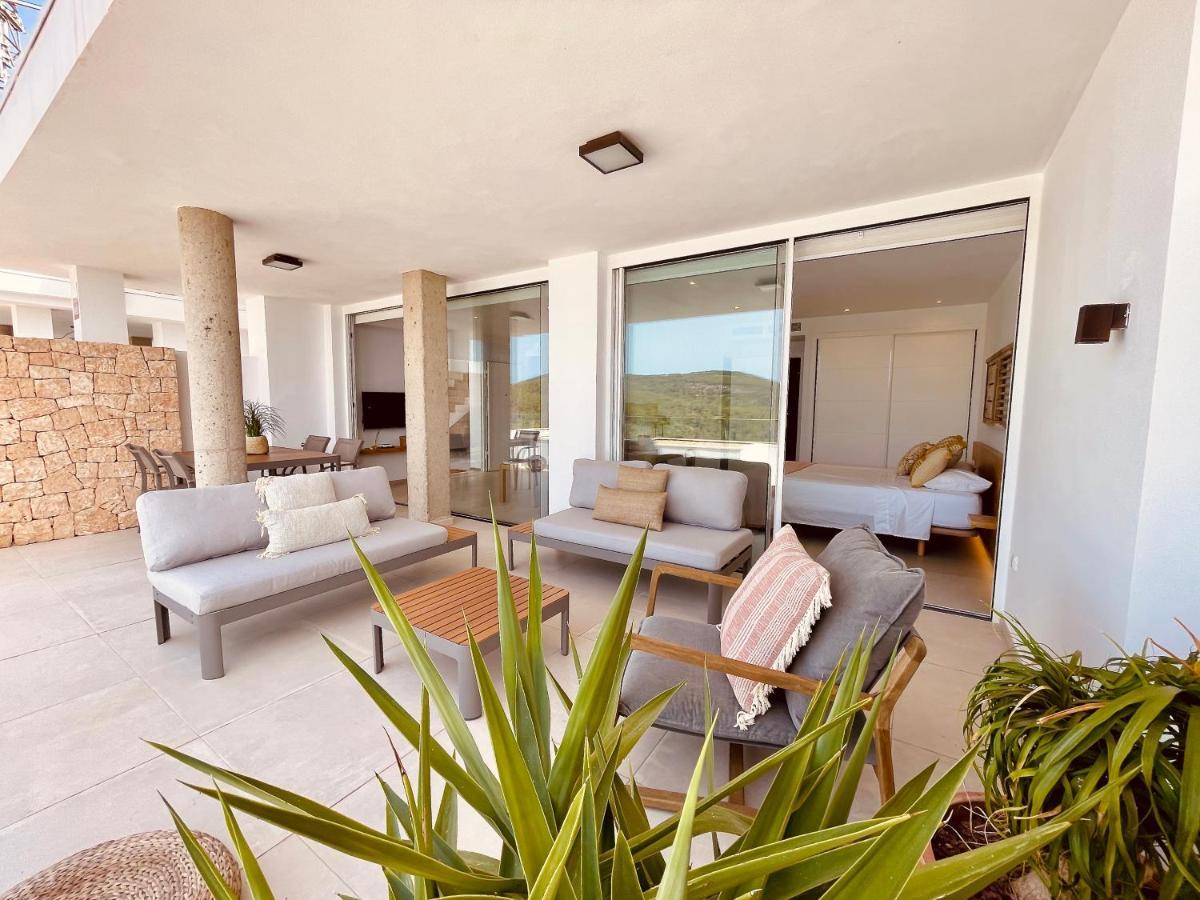 Vadella Hills 01 *