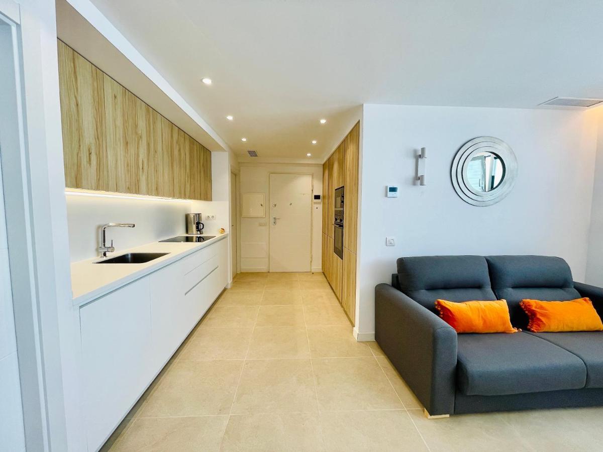 Vadella Hills 01 *
