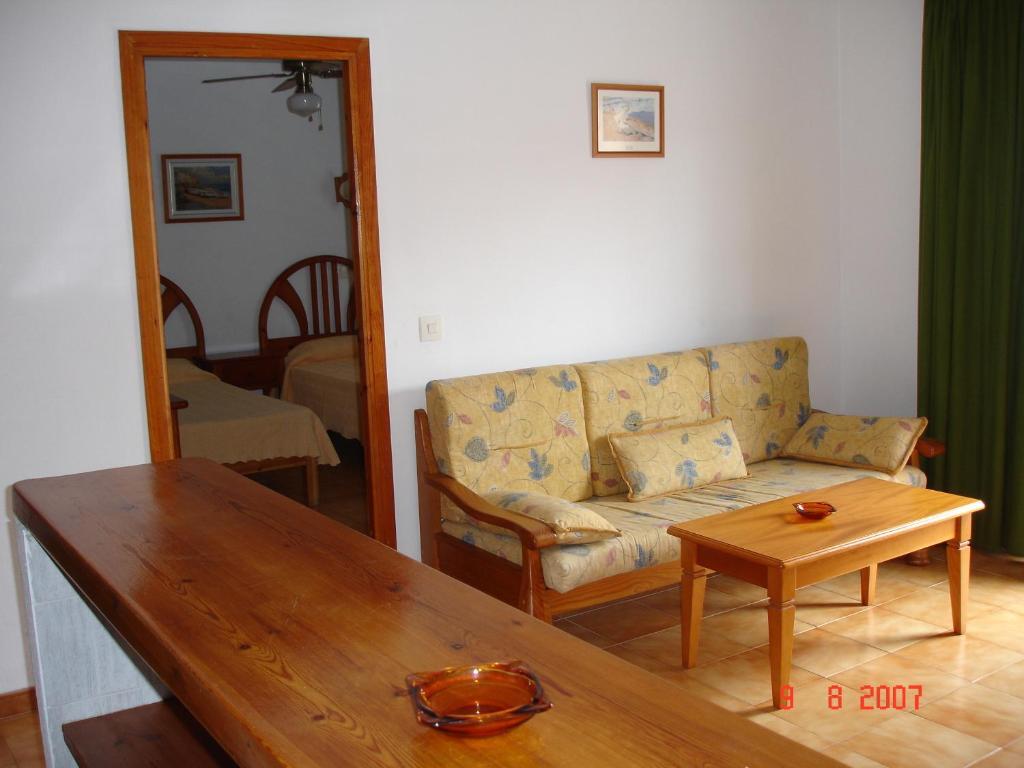 Aparthotel Vista Al Puerto San Antonio (Ibiza)