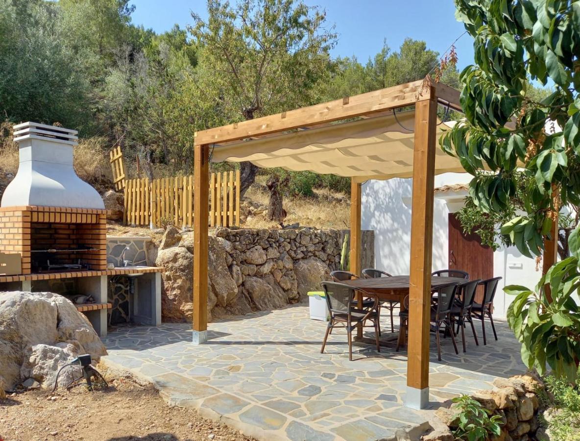 Rotes Con Jardin Y Barbacoa