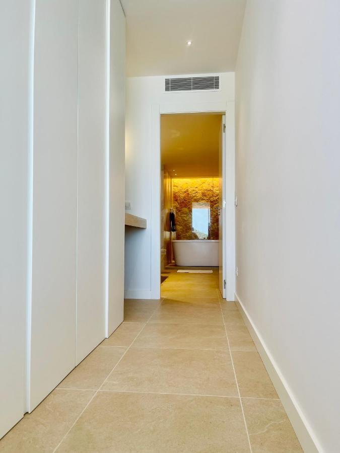 Vadella Hills 01 *