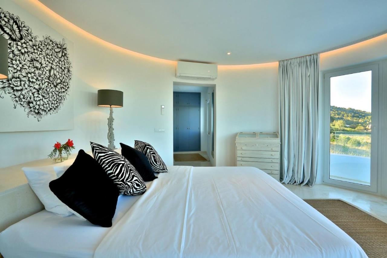 Luxury In With Stunning Seaviews