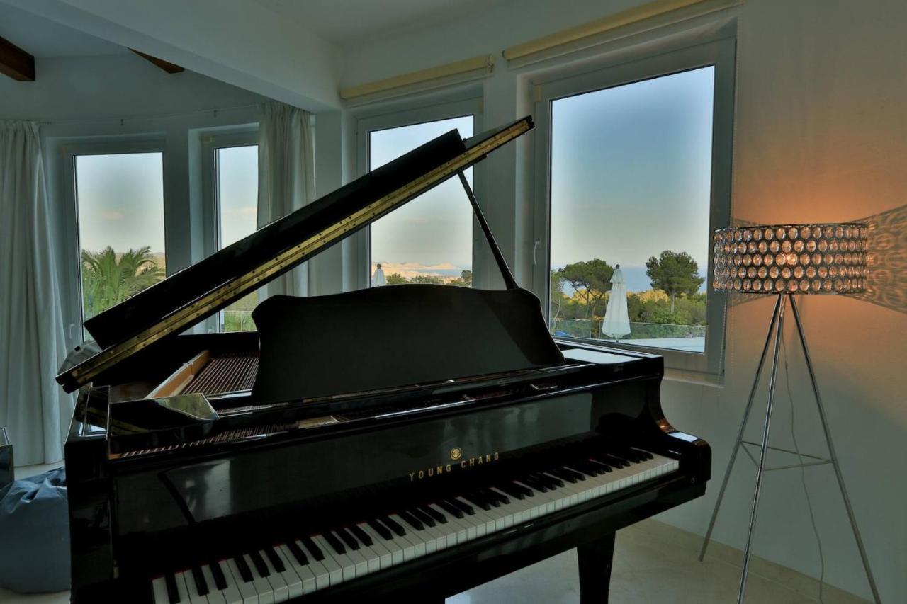 Luxury In With Stunning Seaviews Villa