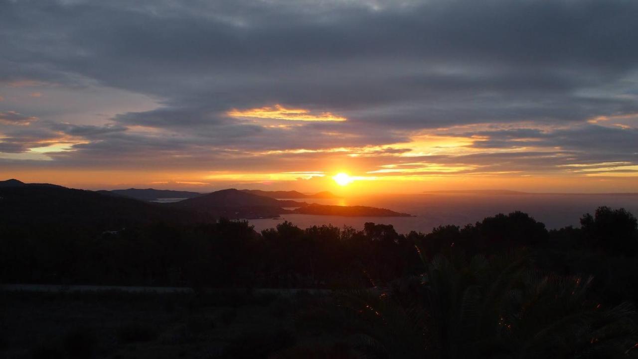 Luxury In With Stunning Seaviews Villa Es Cubells