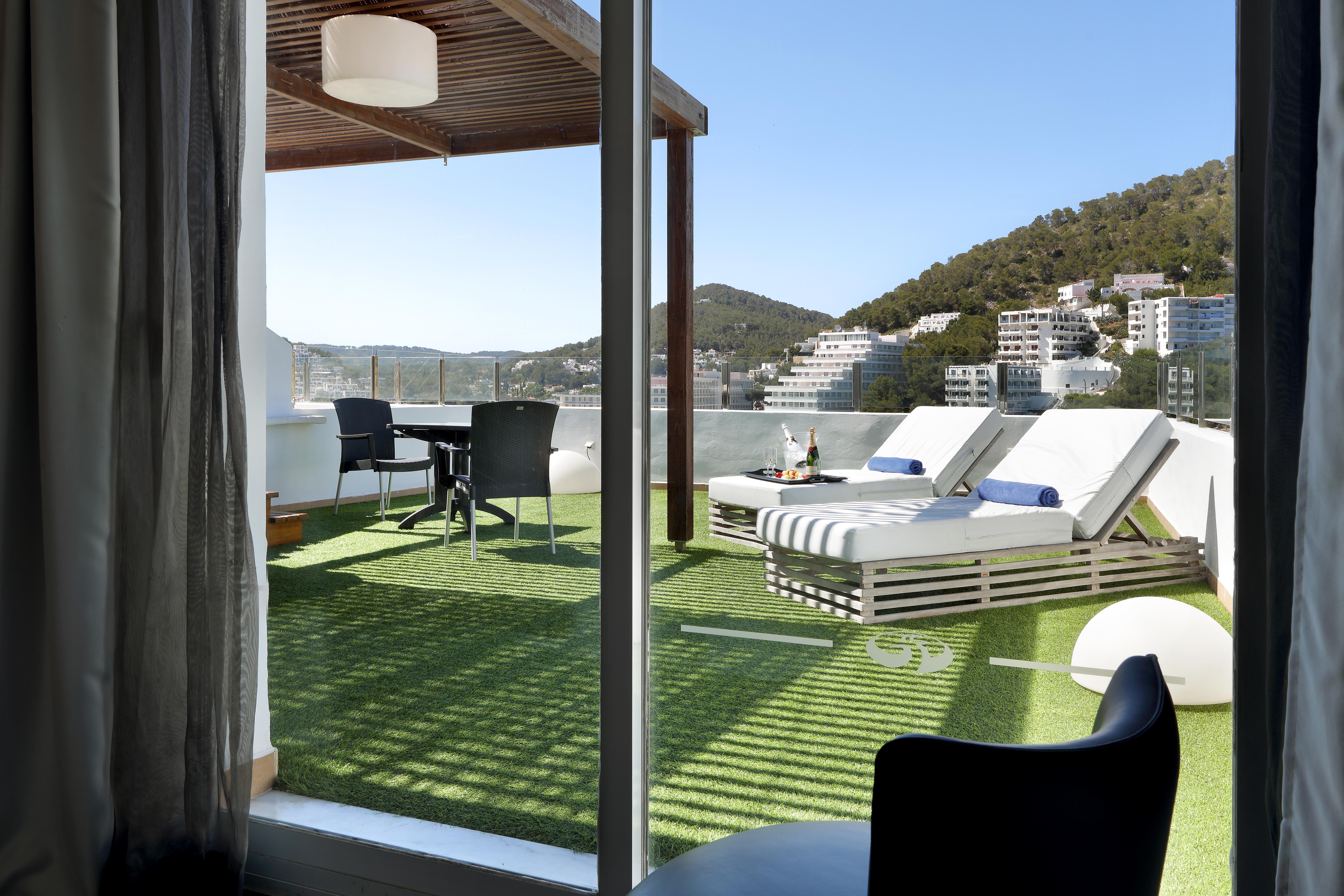 Palladium Cala Llonga - Adults Only Hotel 4*