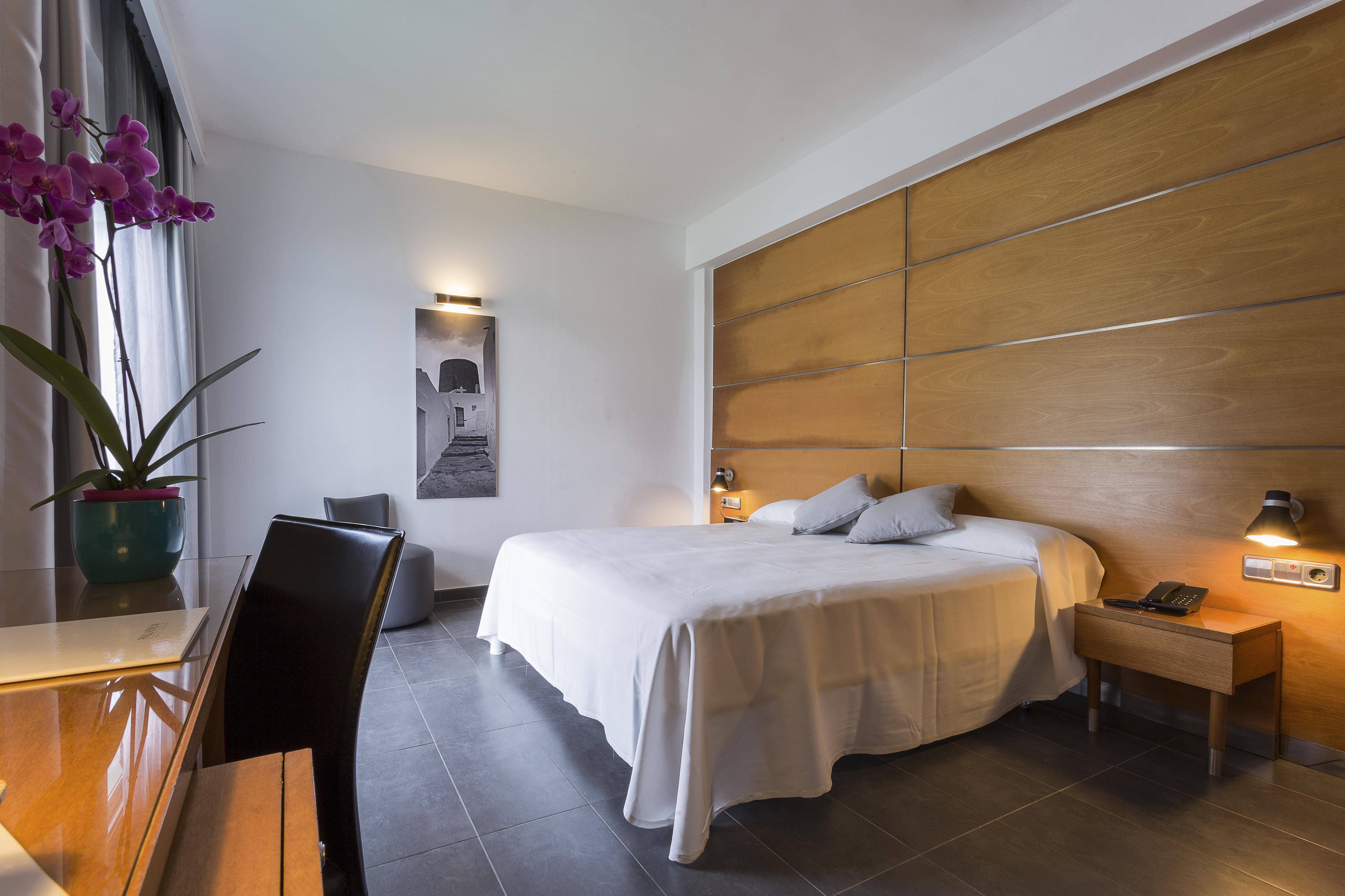 Hotel Palladium Cala Llonga - Adults Only 4*