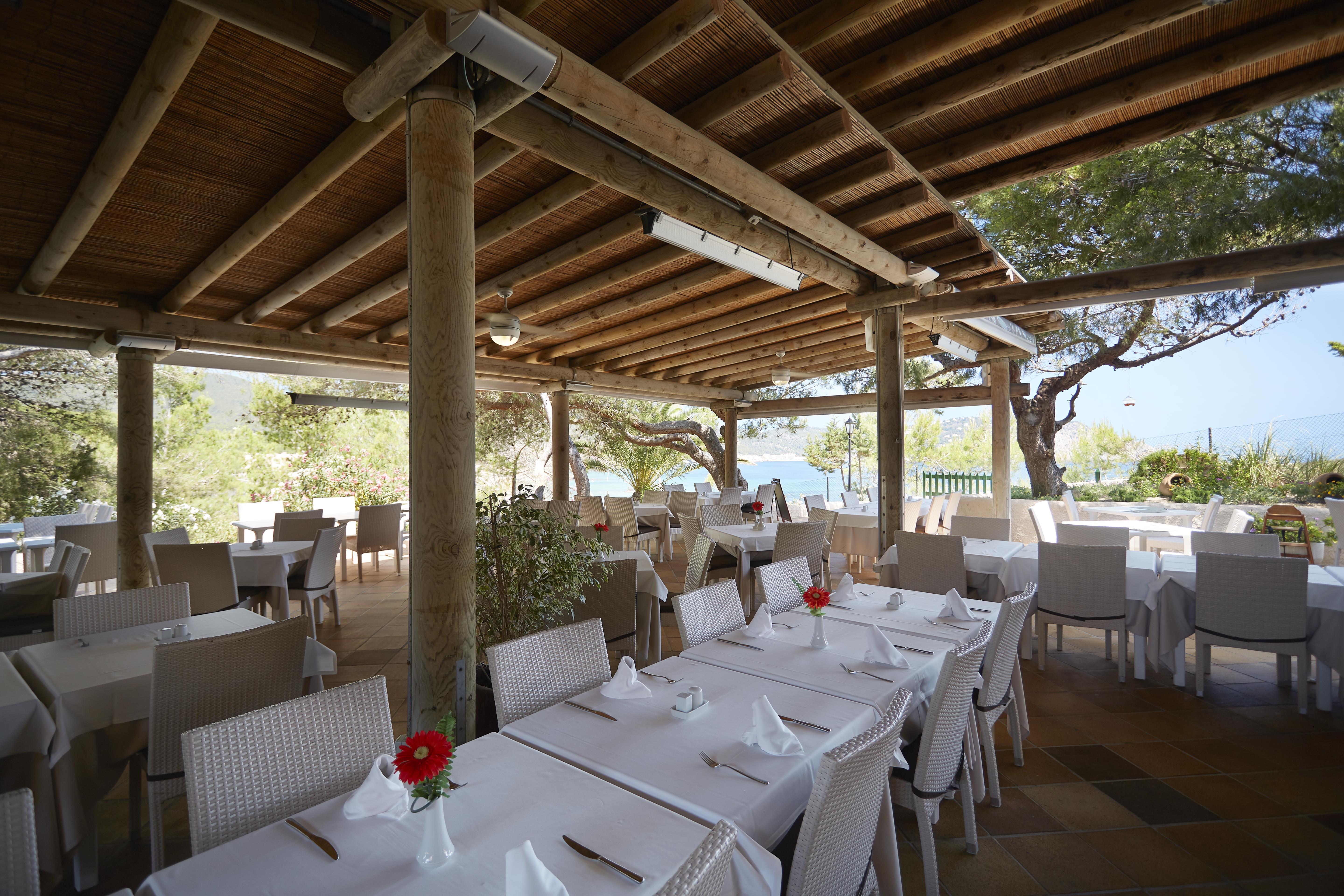 Invisa Club Cala Blanca Hotel 3*