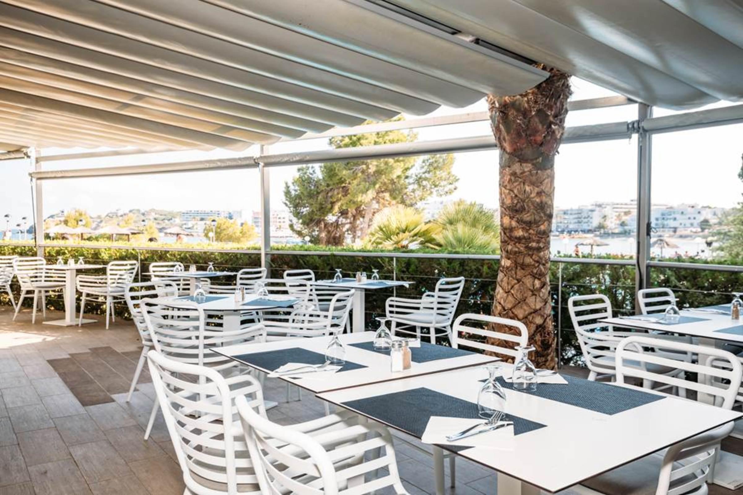 Hotel Leonardo Royal Ibiza Santa Eulalia 4*