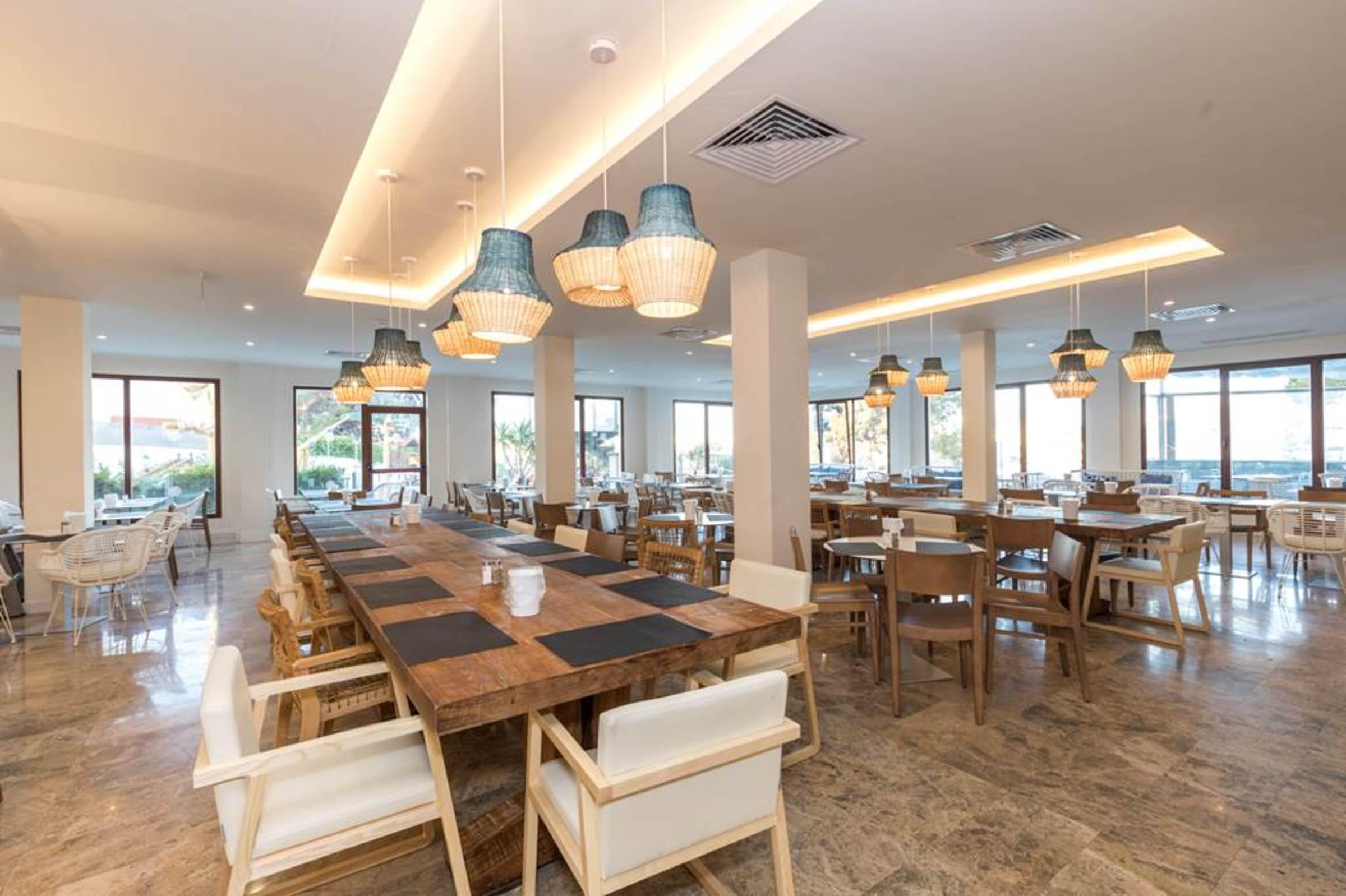 Hotel Leonardo Royal Ibiza Santa Eulalia 4*