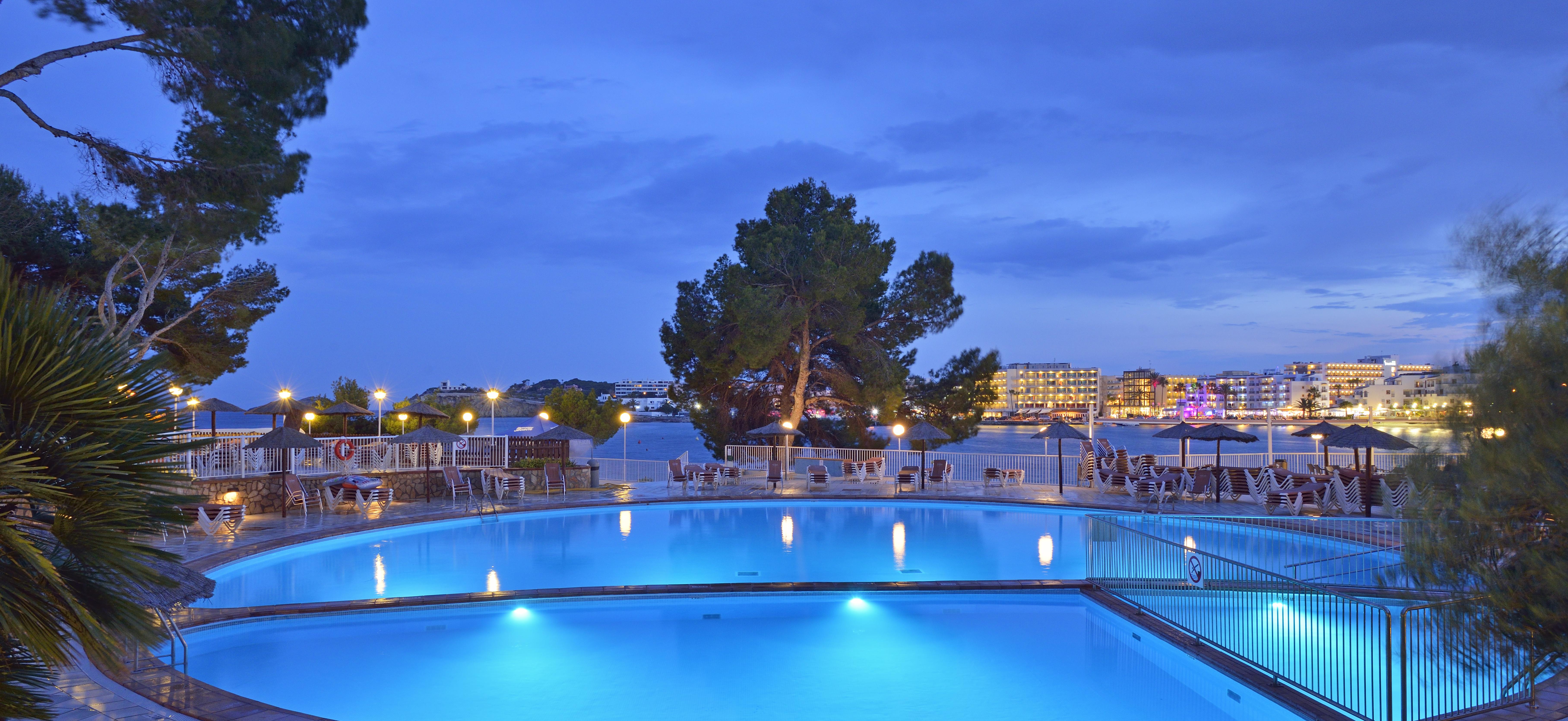 Hotel Leonardo Royal Ibiza Santa Eulalia 4*