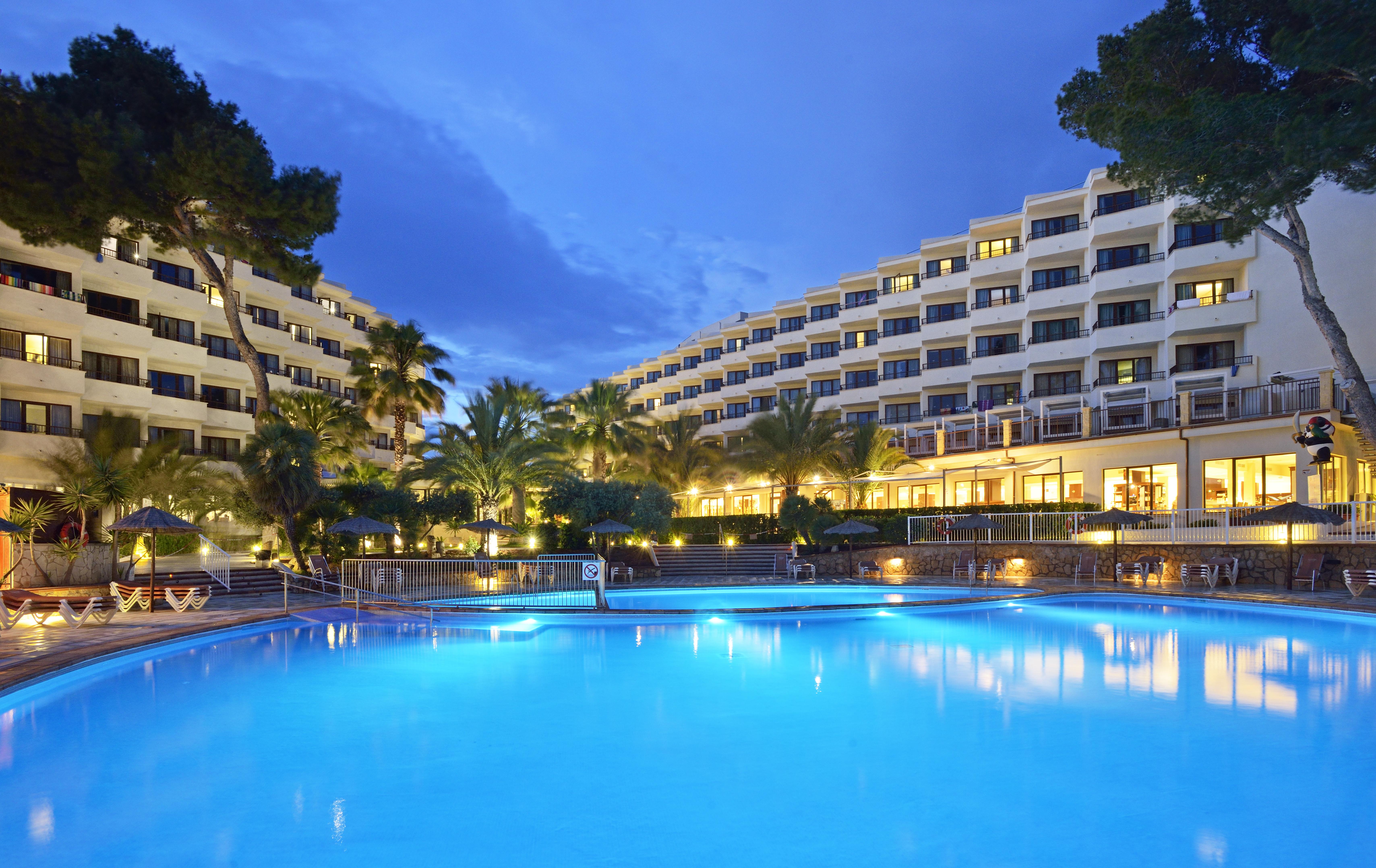 Hotel Leonardo Royal Ibiza Santa Eulalia 4*