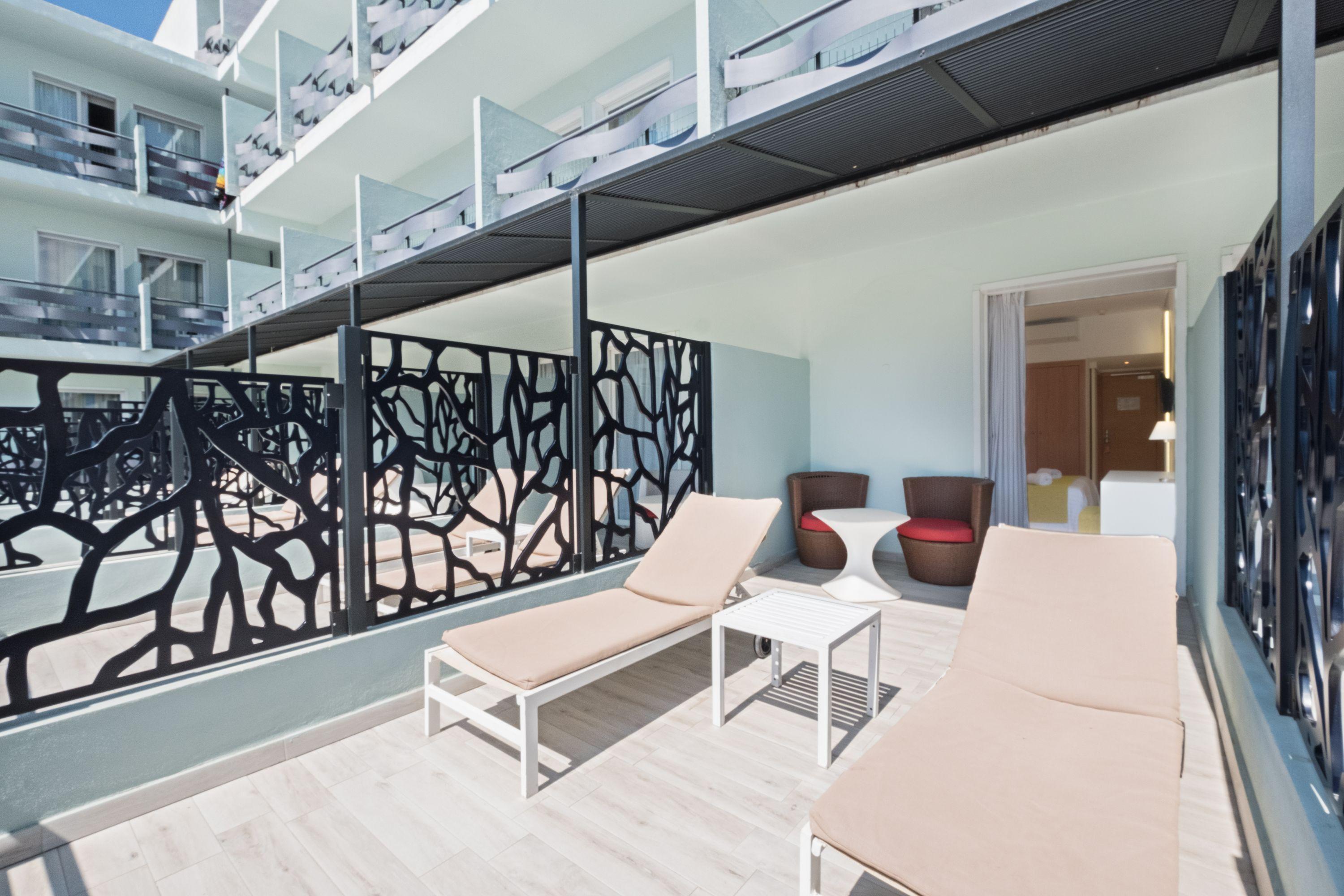 Azuline Pacific Hotel 3*