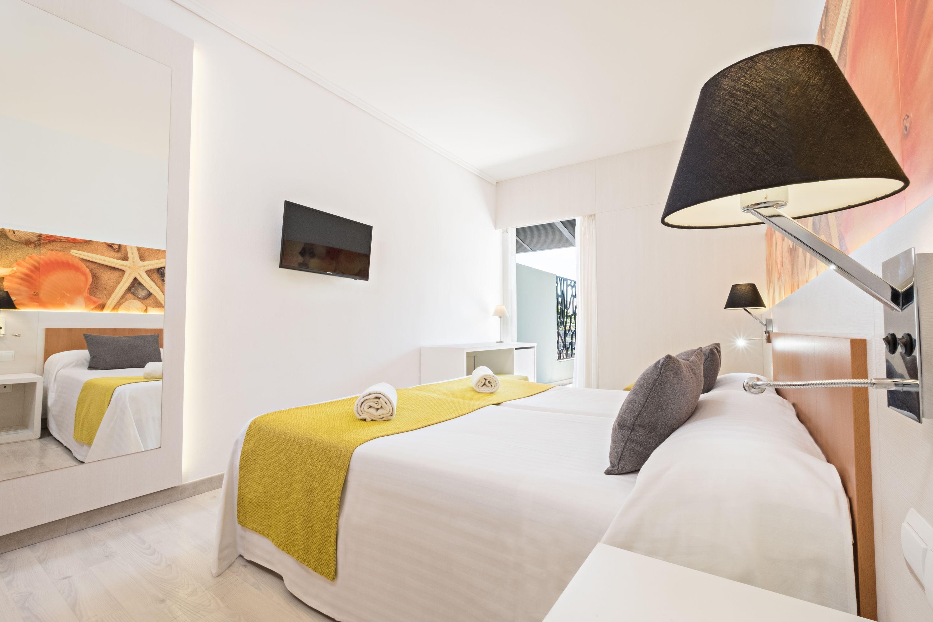 Hotel Azuline Pacific