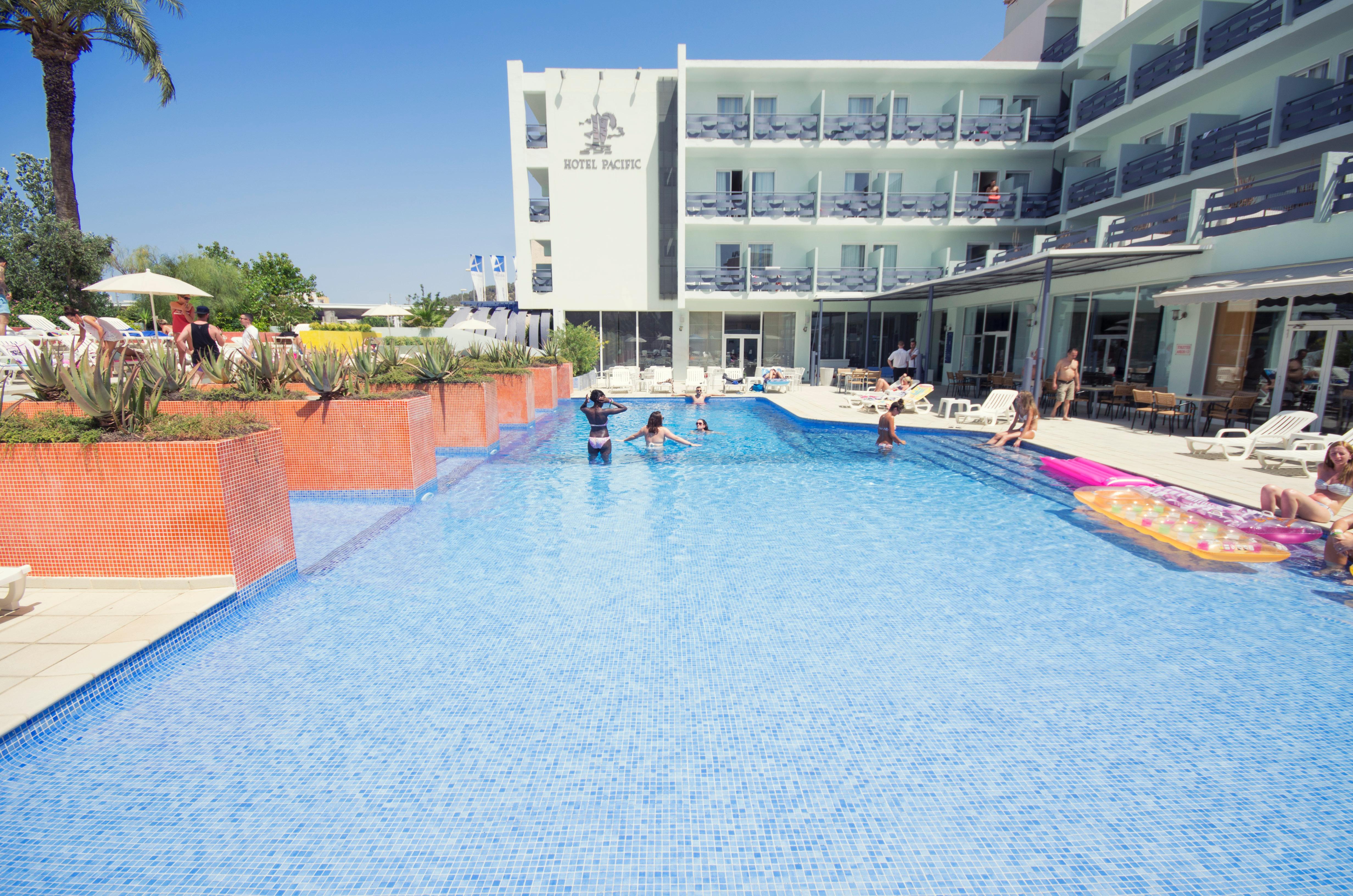 Azuline Pacific Hotel
