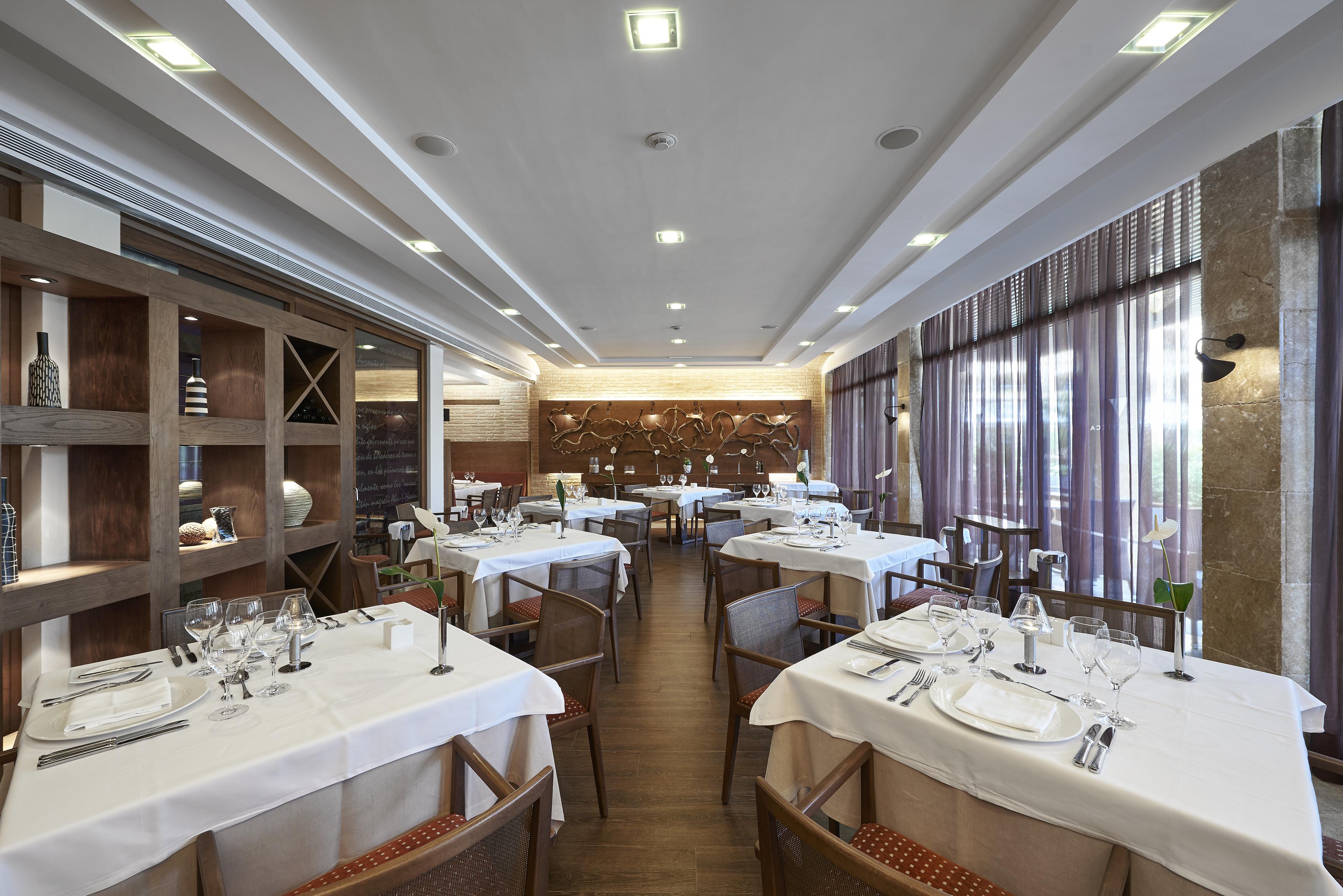 Insotel Fenicia Prestige & Hotel Santa Eulária des Riu