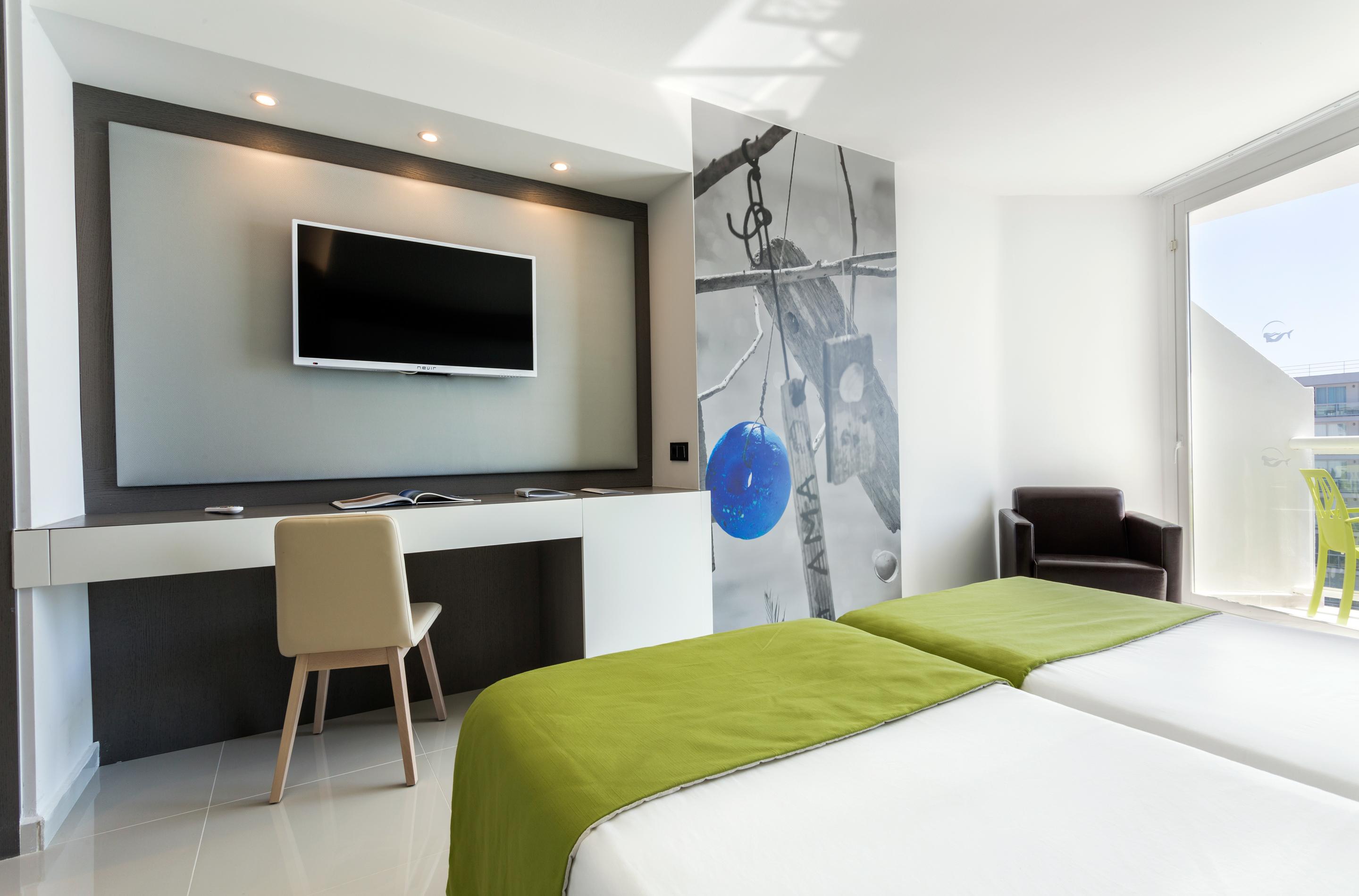 The Ibiza Twiins - 4* Sup Hotel 4*