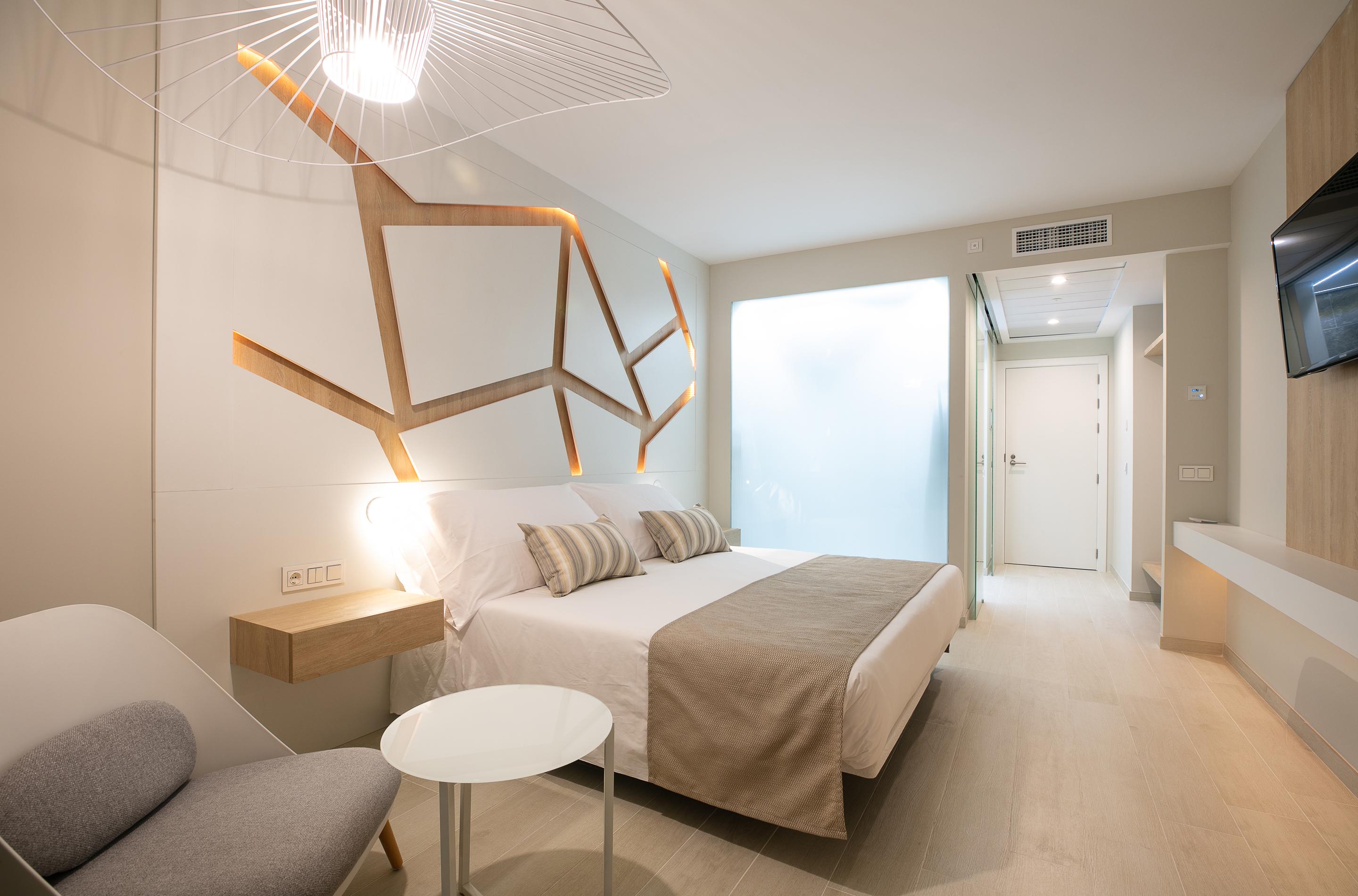 The Ibiza Twiins - 4* Sup 4* Playa d'en Bossa