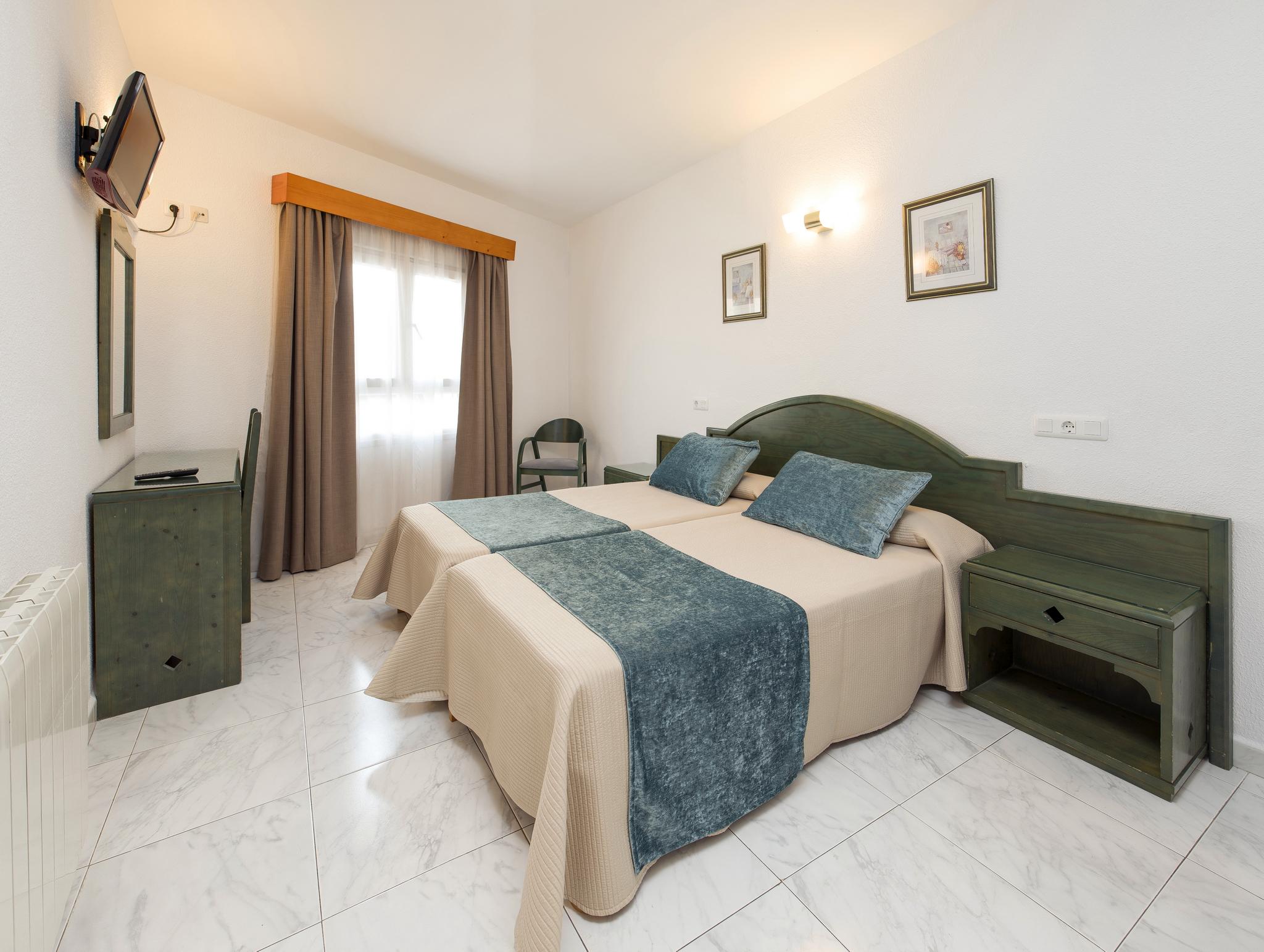 Mari Hotel 2*