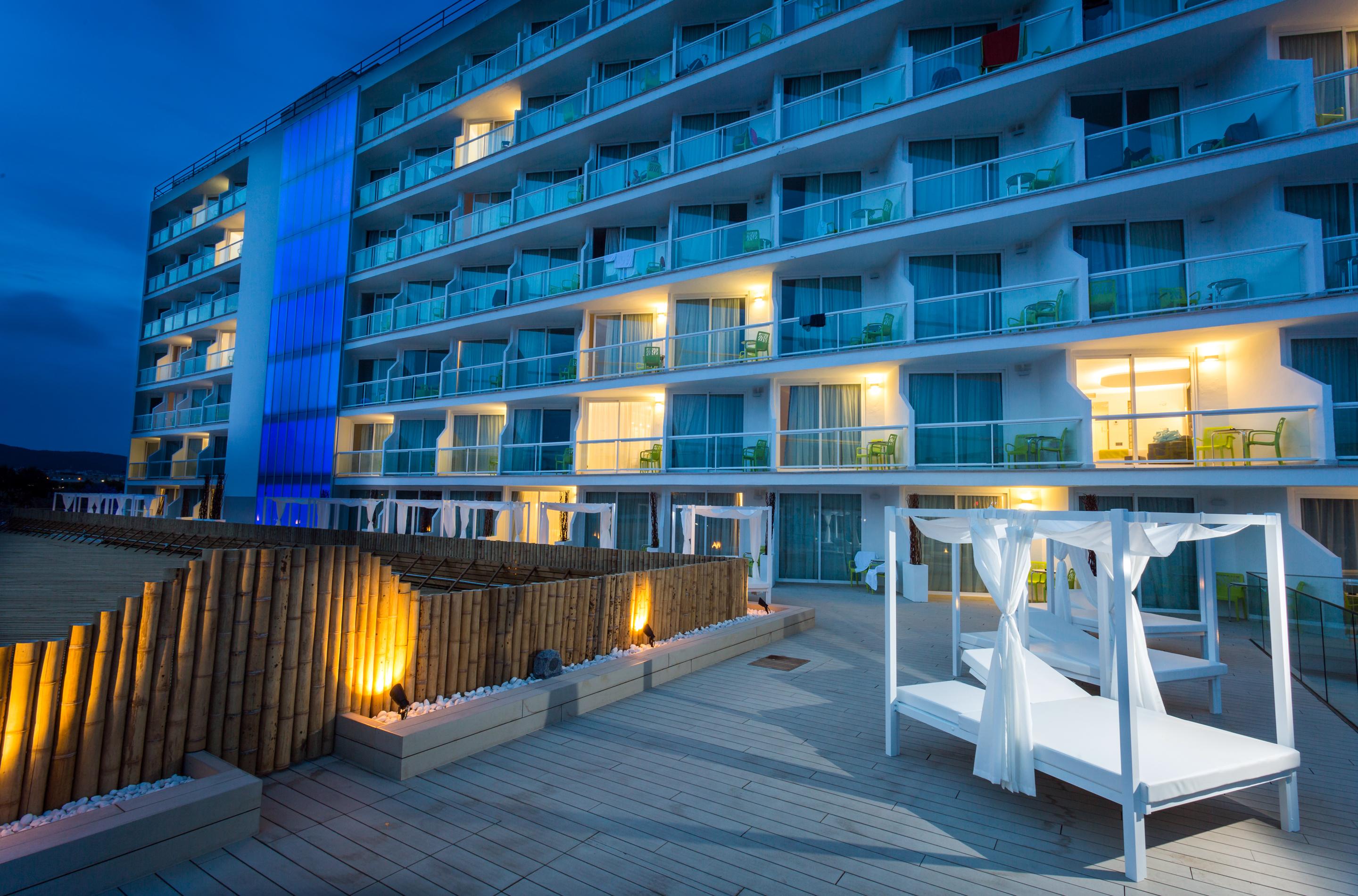 The Ibiza Twiins - 4* Sup 4* Playa d'en Bossa