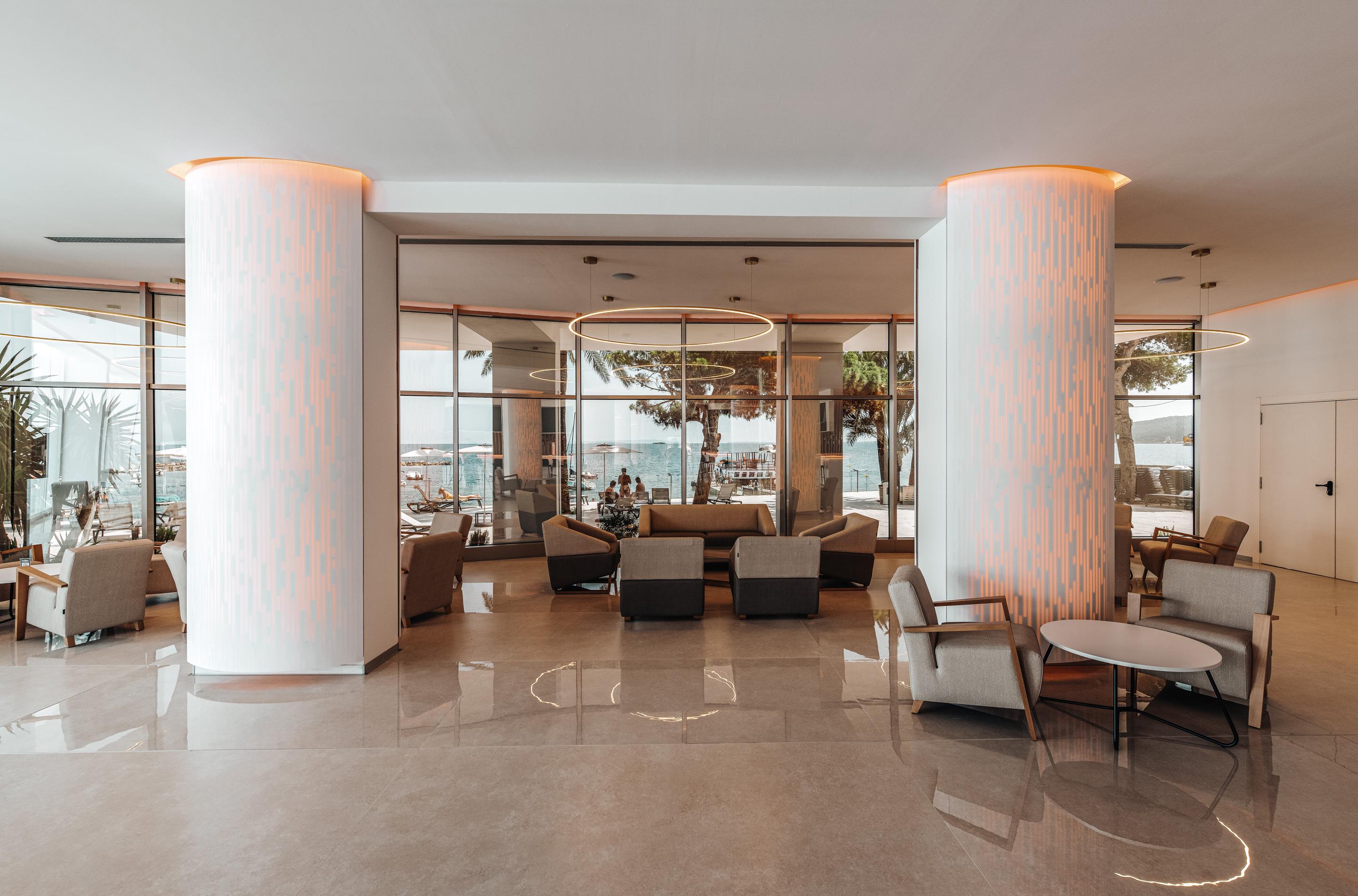 The Ibiza Twiins - 4* Sup Hotel 4*