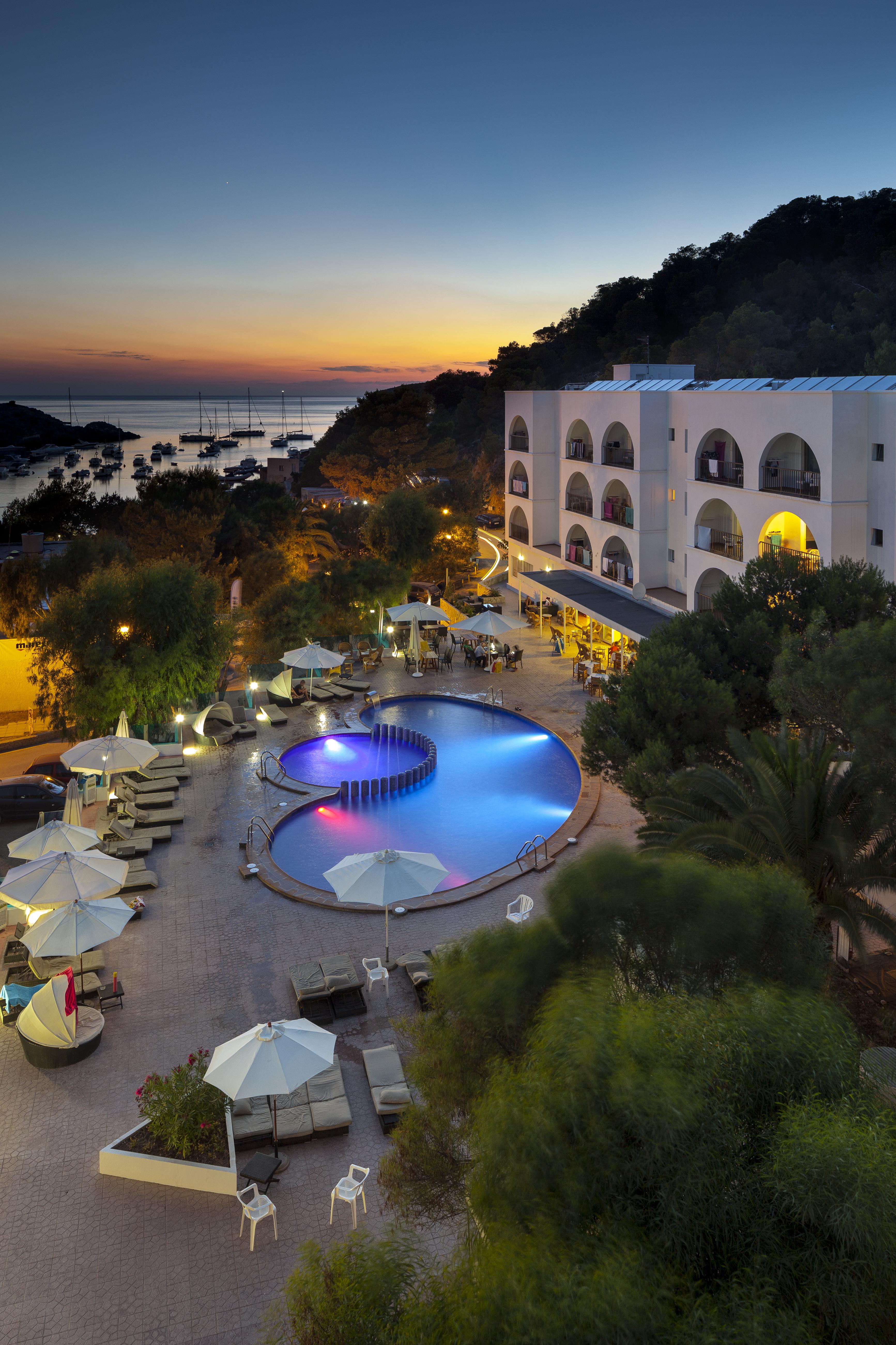Puerto Cala Vadella Aparthotel