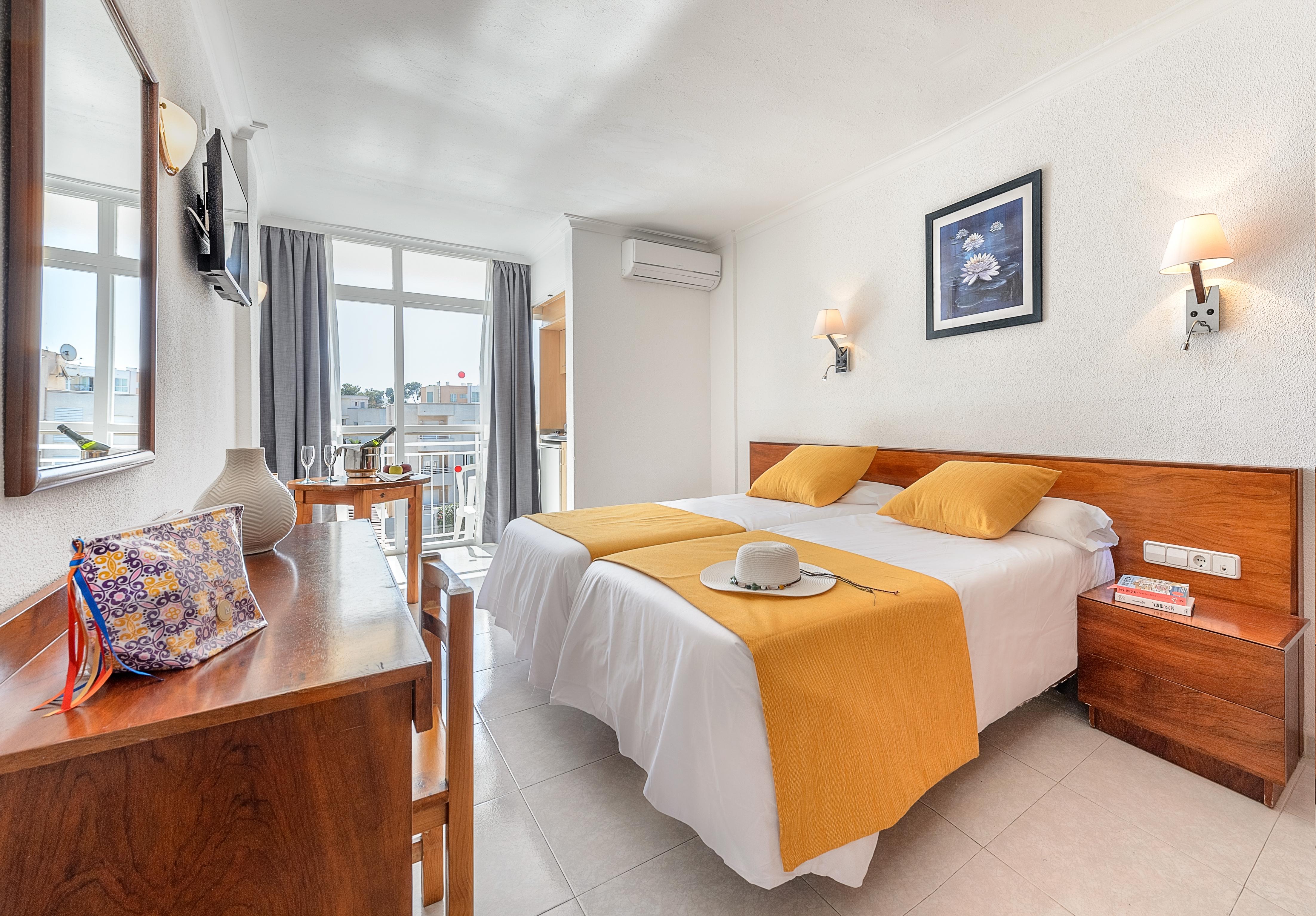 Vibra Bay Aparthotel San Antonio (Ibiza)