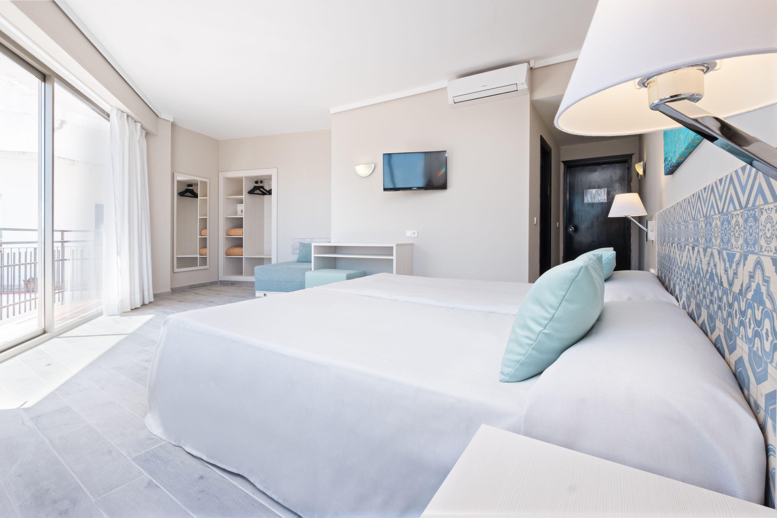 Hotel Azuline Llevant *