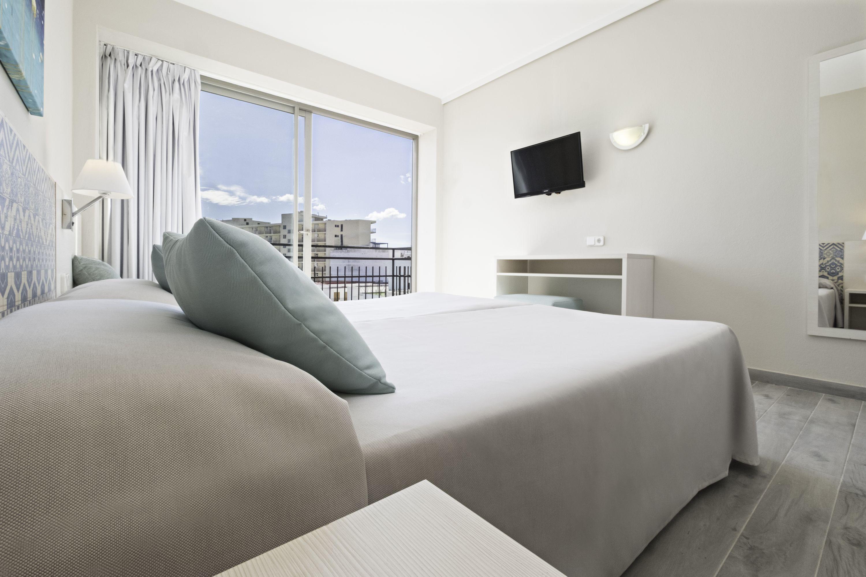 Hotel Azuline Llevant *