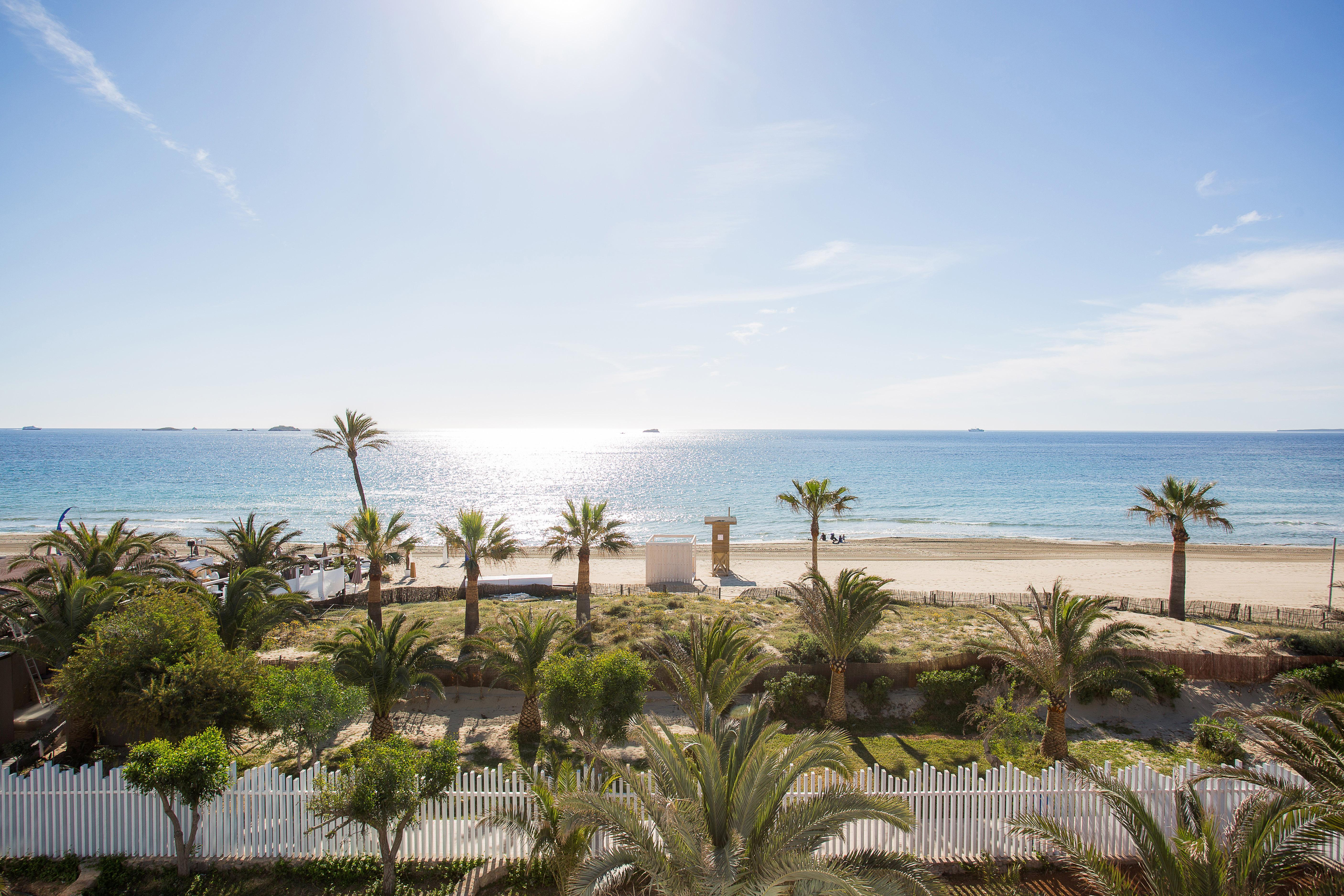 Grand Palladium White Island &