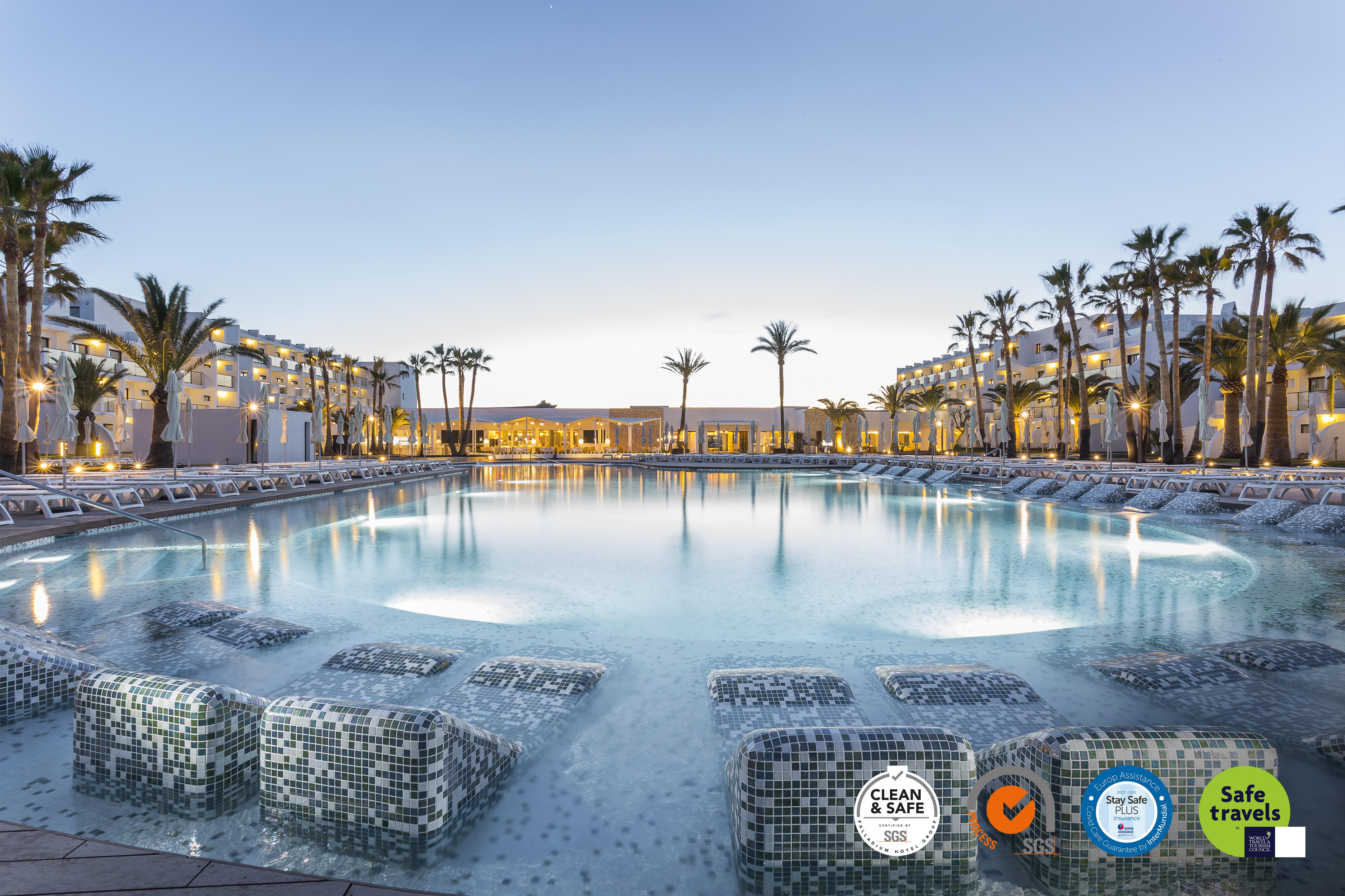Hotel Grand Palladium White Island &