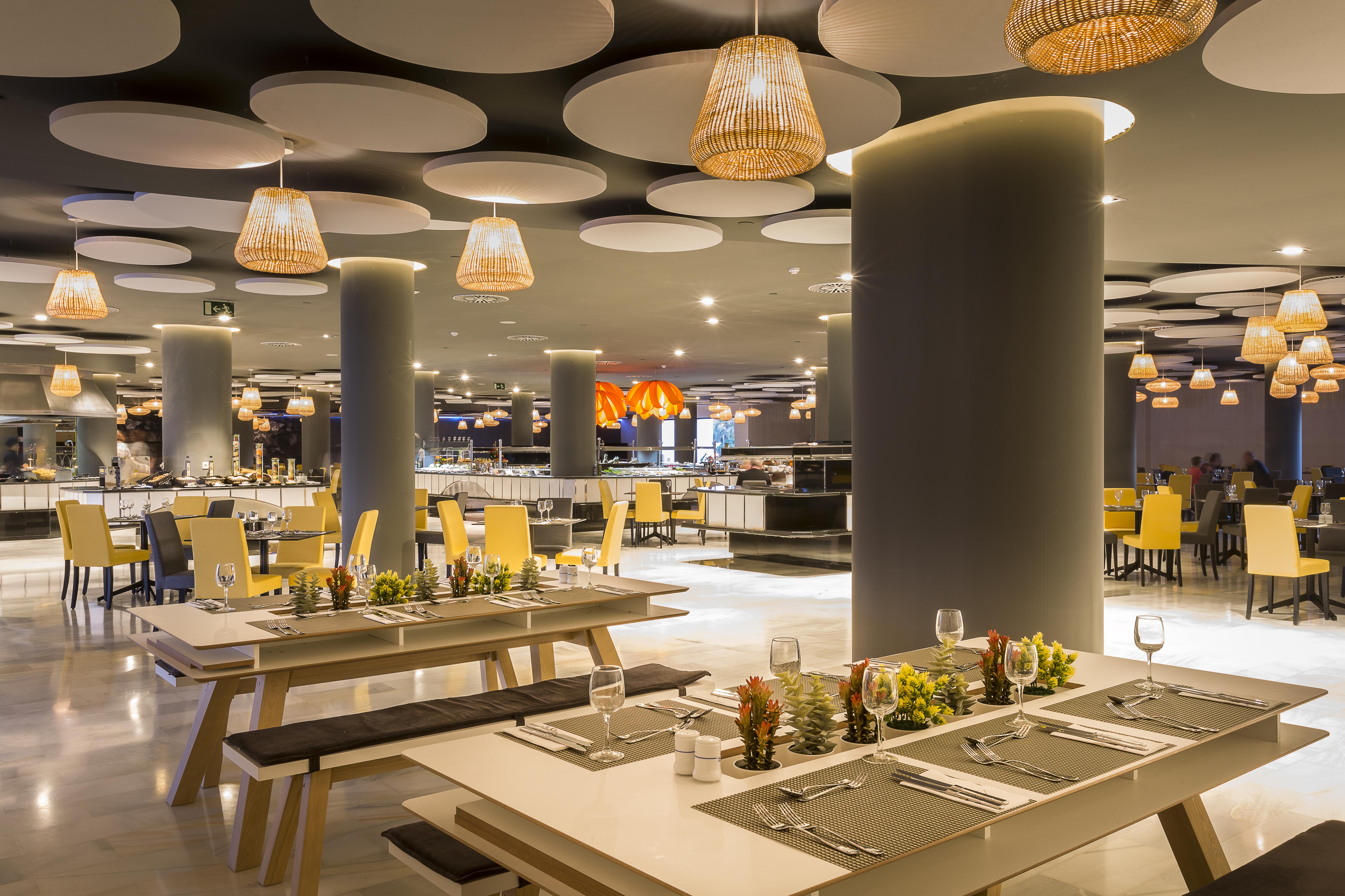 Hotel Grand Palladium White Island &