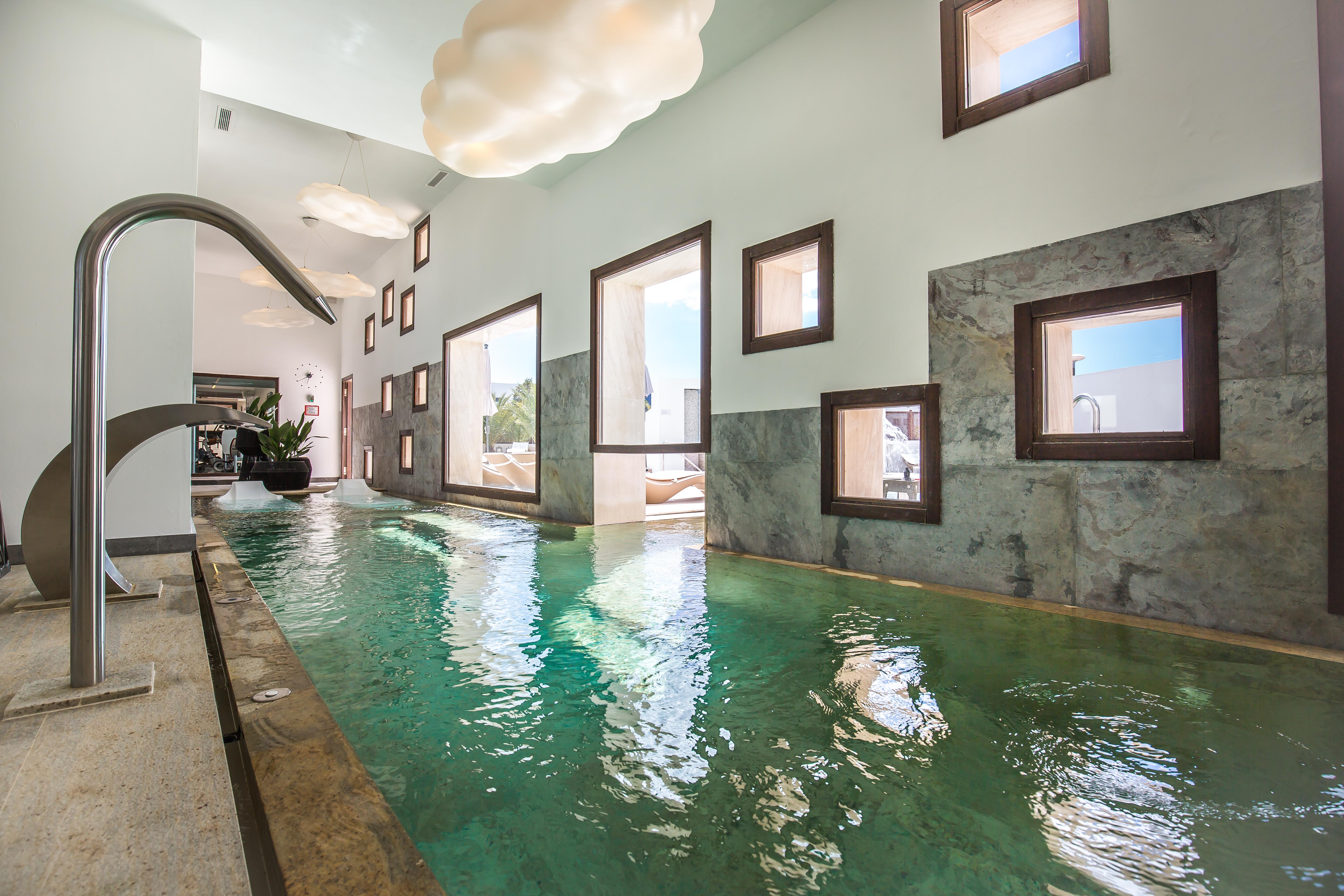 Hotel Grand Palladium White Island & 5*