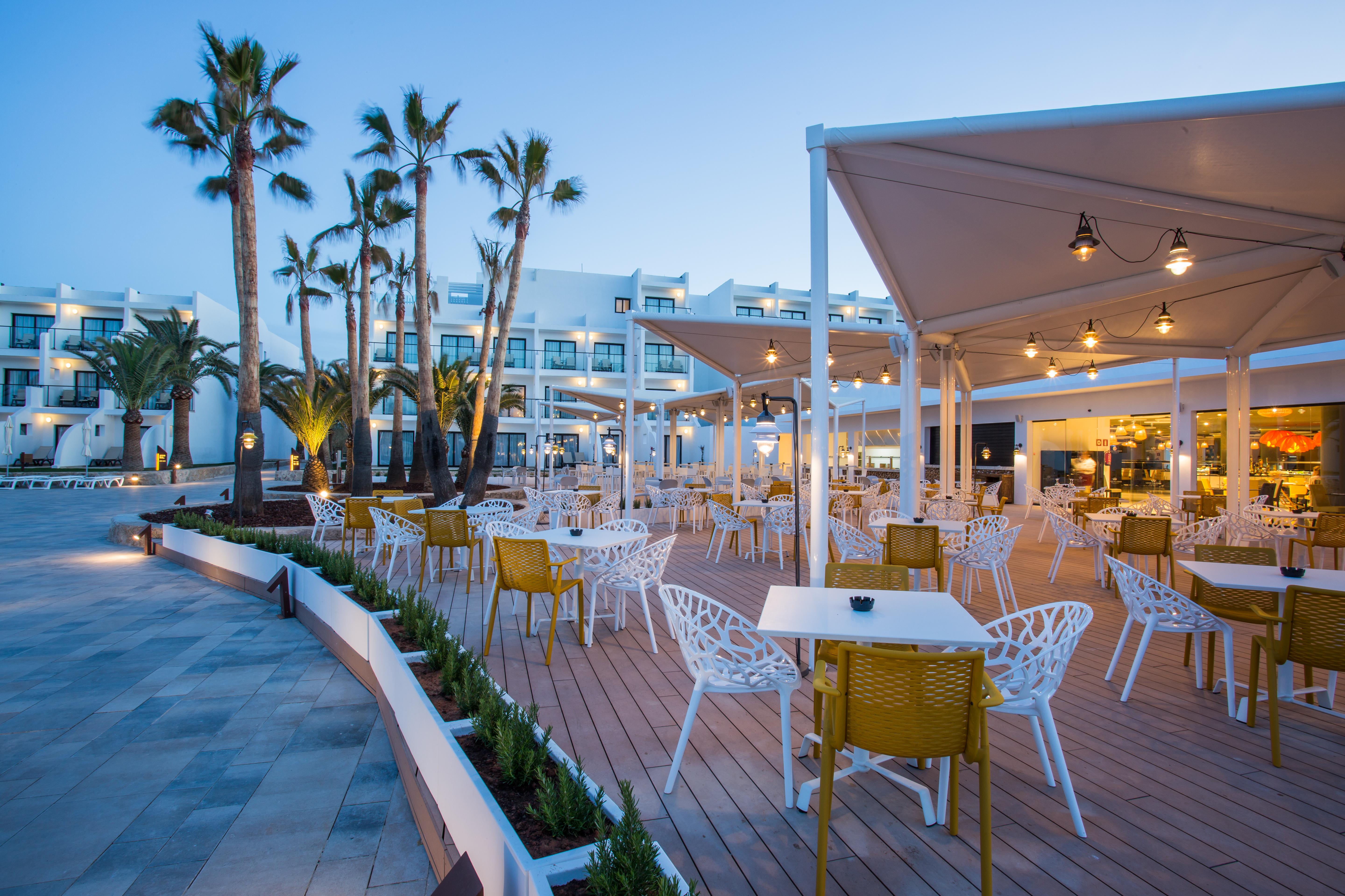 Grand Palladium White Island & Hotel Playa d'en Bossa