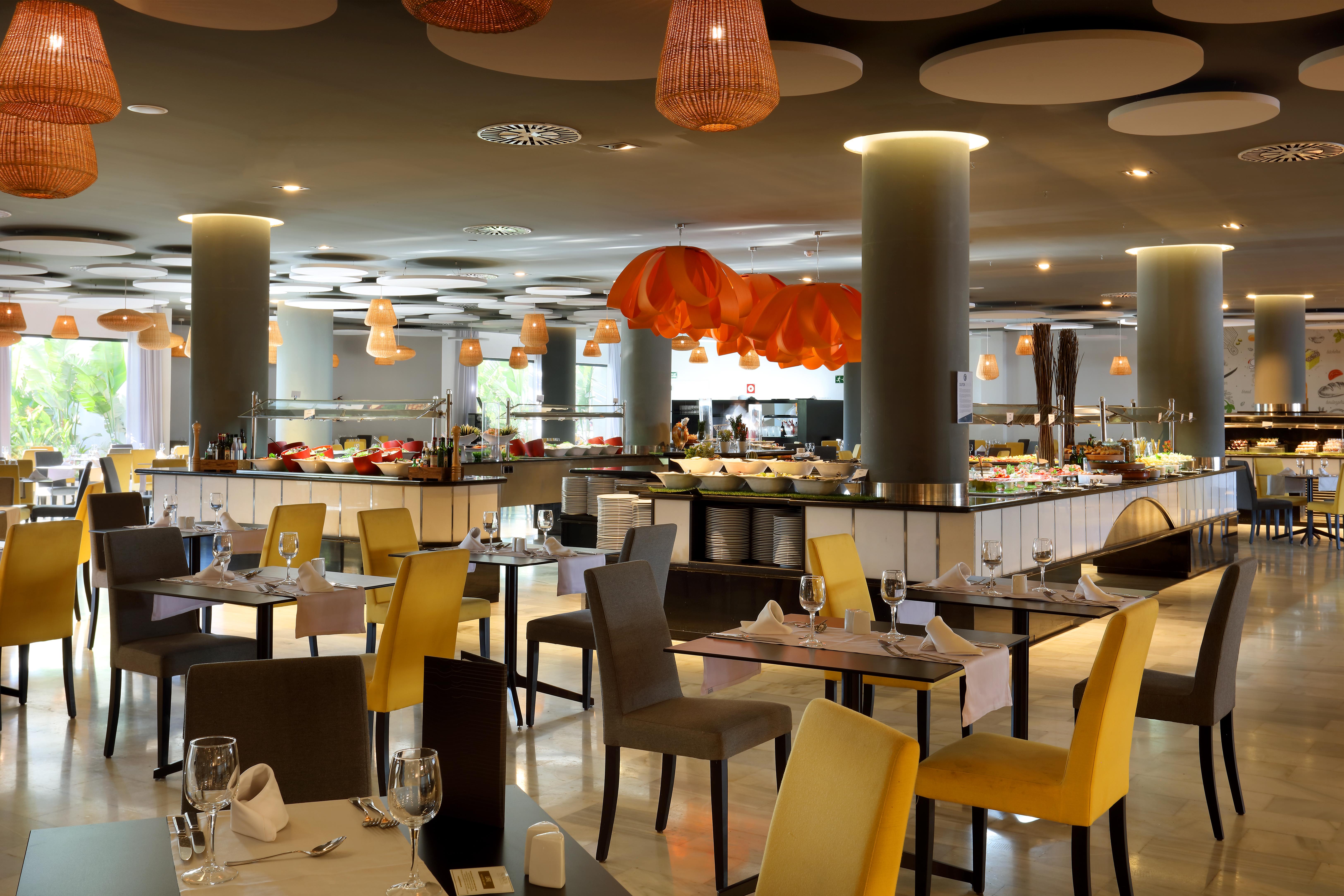 Grand Palladium White Island & Hotel Playa d'en Bossa
