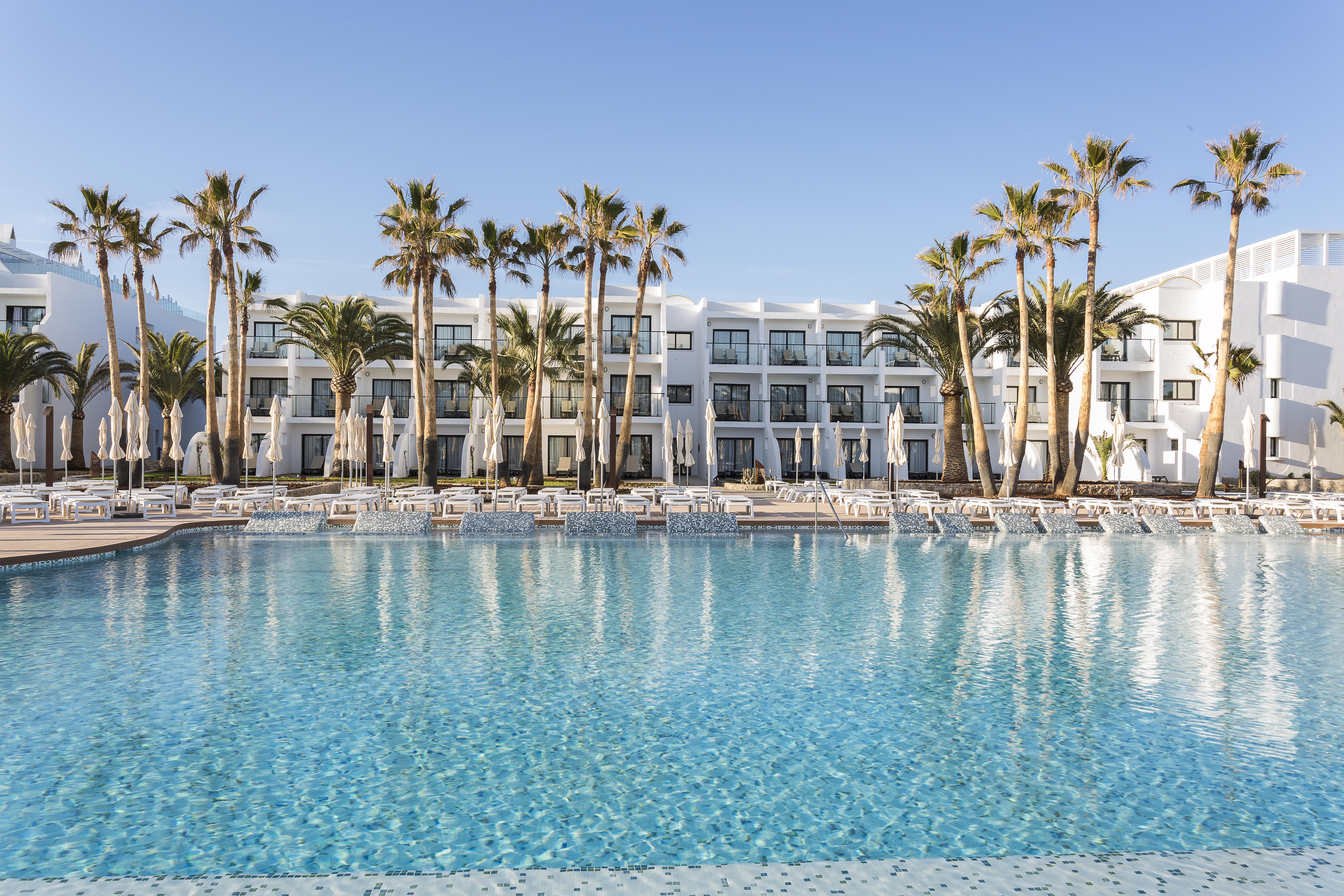 Hotel Grand Palladium White Island & Playa d'en Bossa