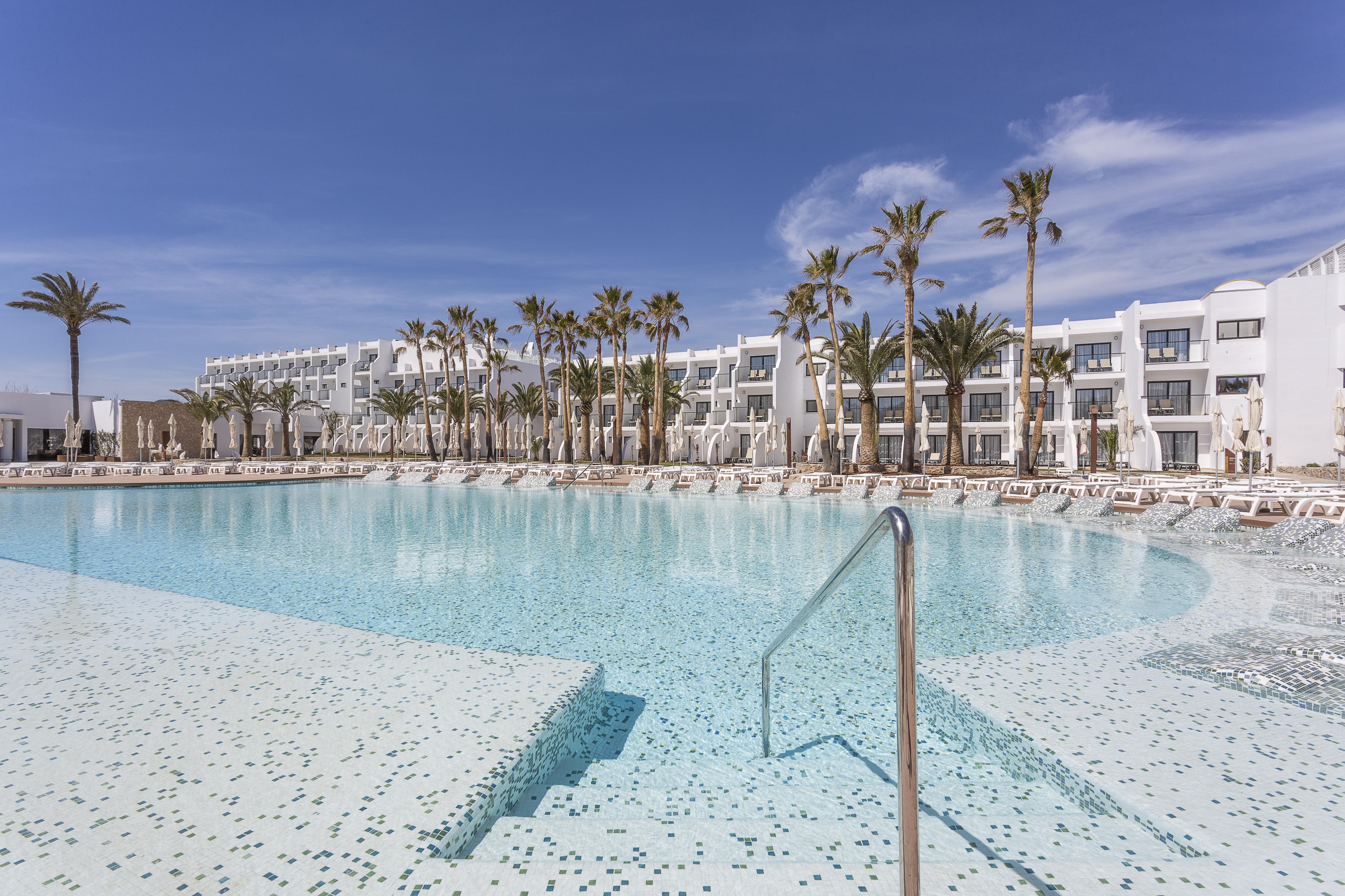 Grand Palladium White Island & 5*