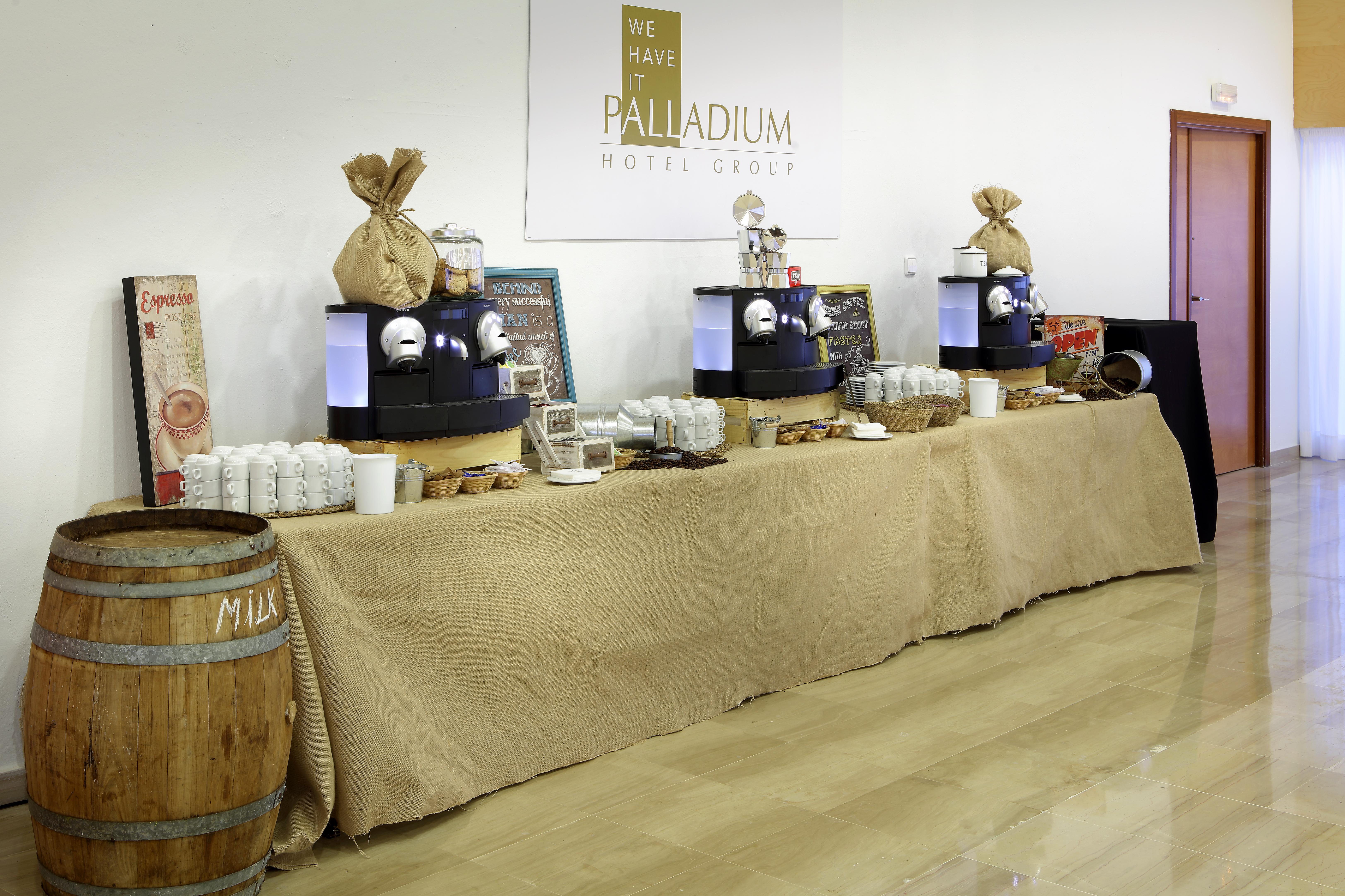 Hotel Grand Palladium White Island &