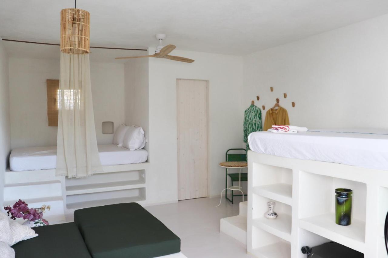 La Pandilla Ibiza Hostel *